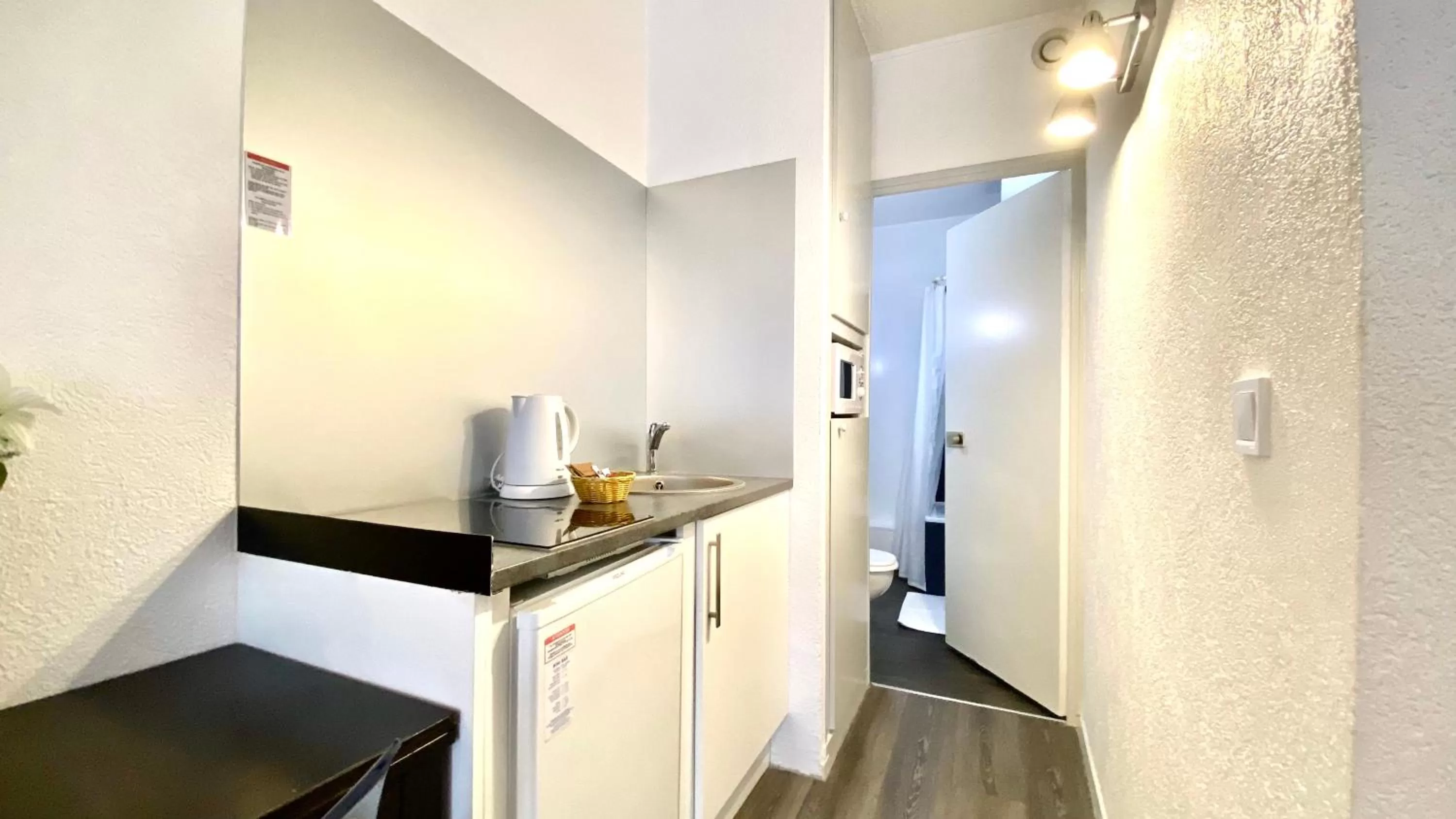 Kitchen or kitchenette in Boulogne Résidence Hotel