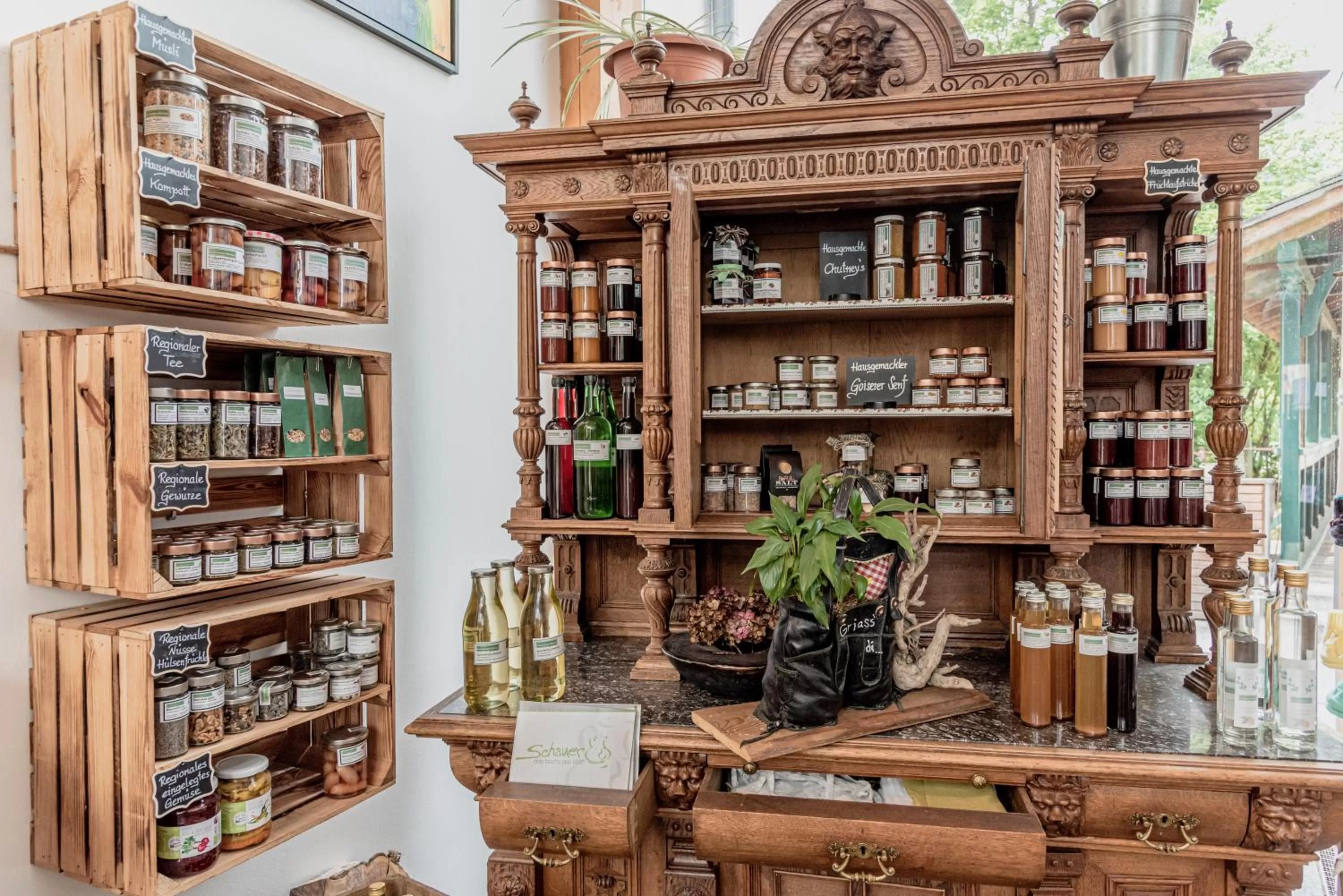 Shopping Area in Wohlfühlhotel Goiserer Mühle