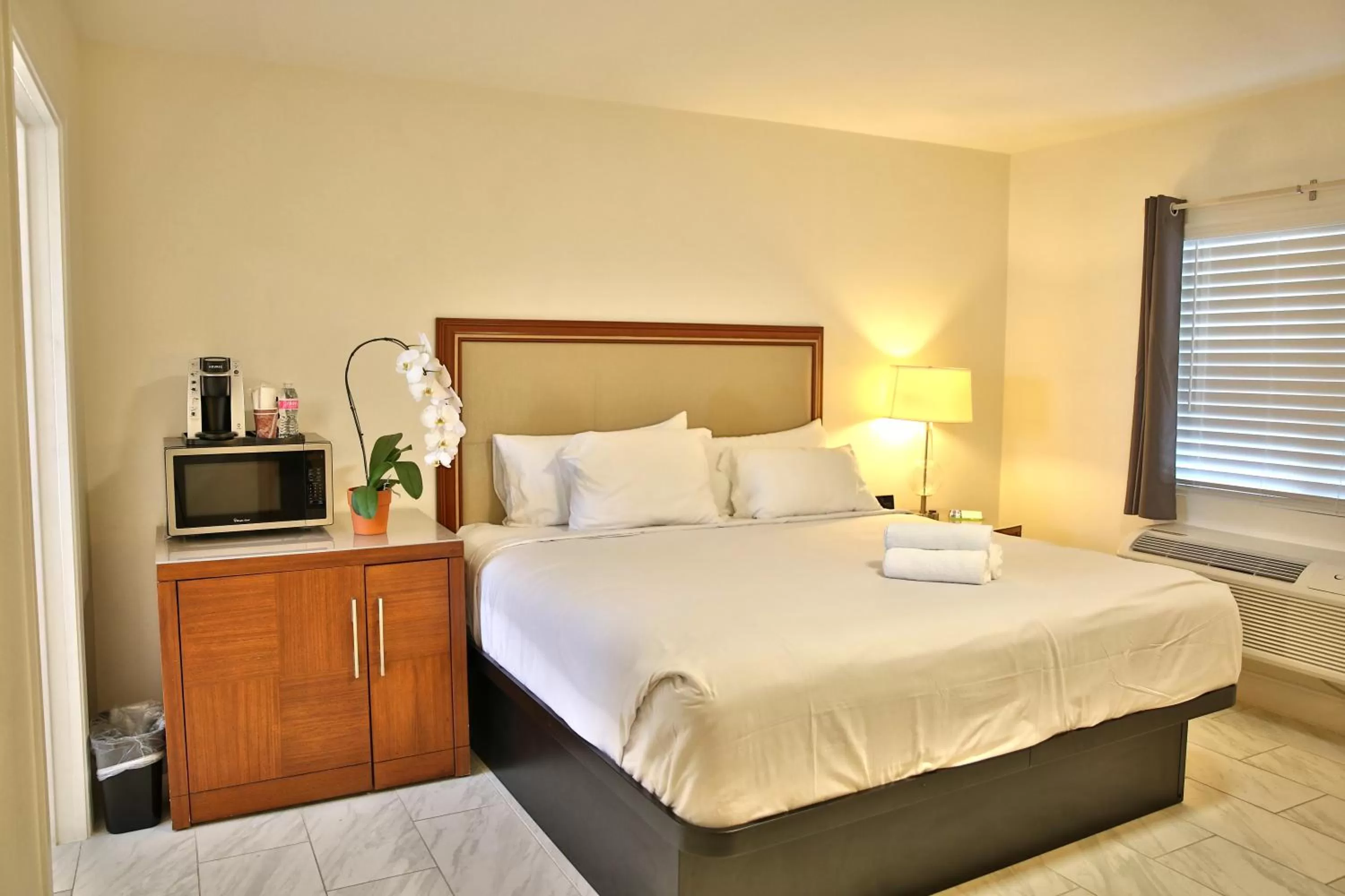 Coffee/tea facilities in Travelodge by Wyndham Crescent City