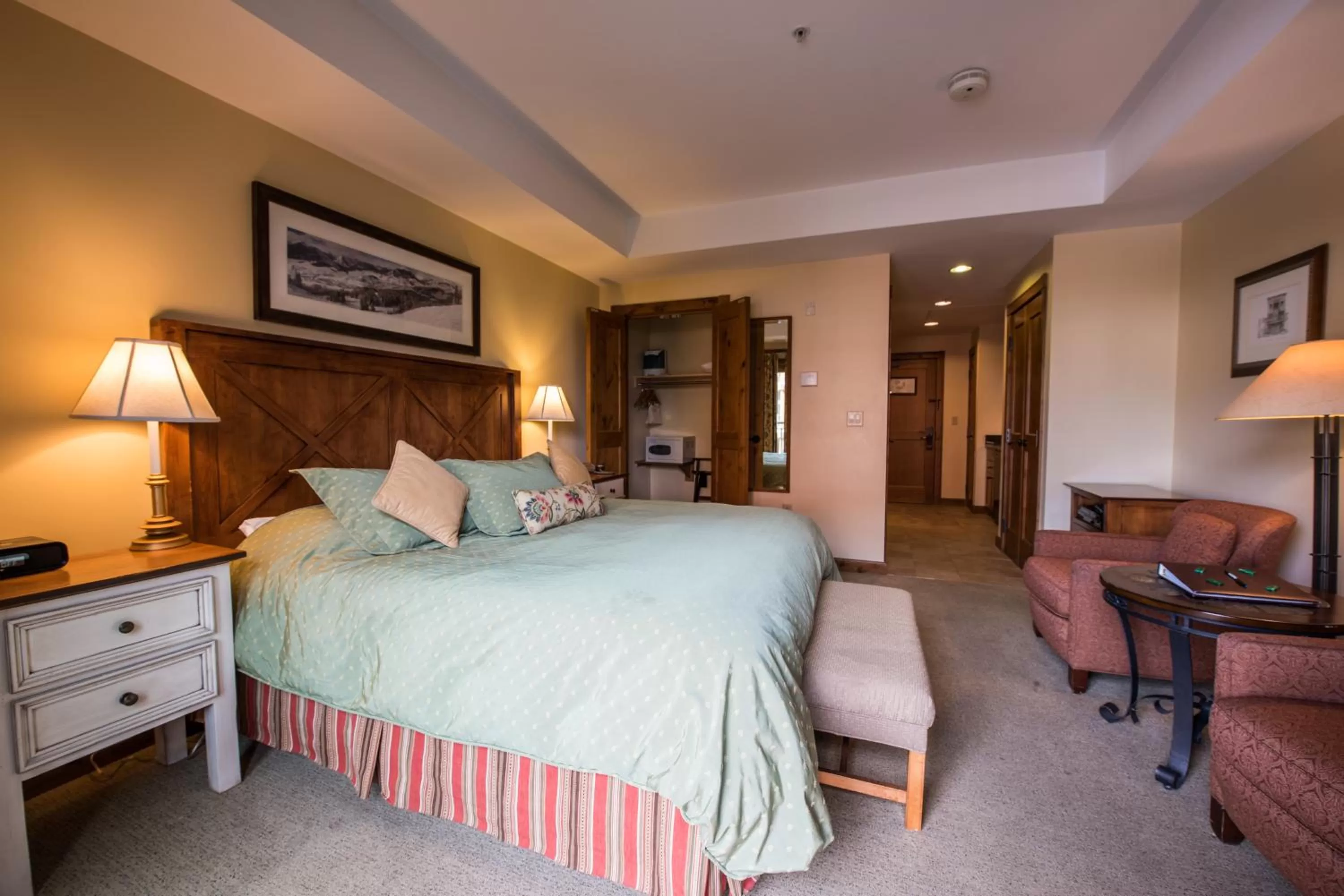 Bed in The Lodge at Mountaineer Square, A Vail Resorts Property