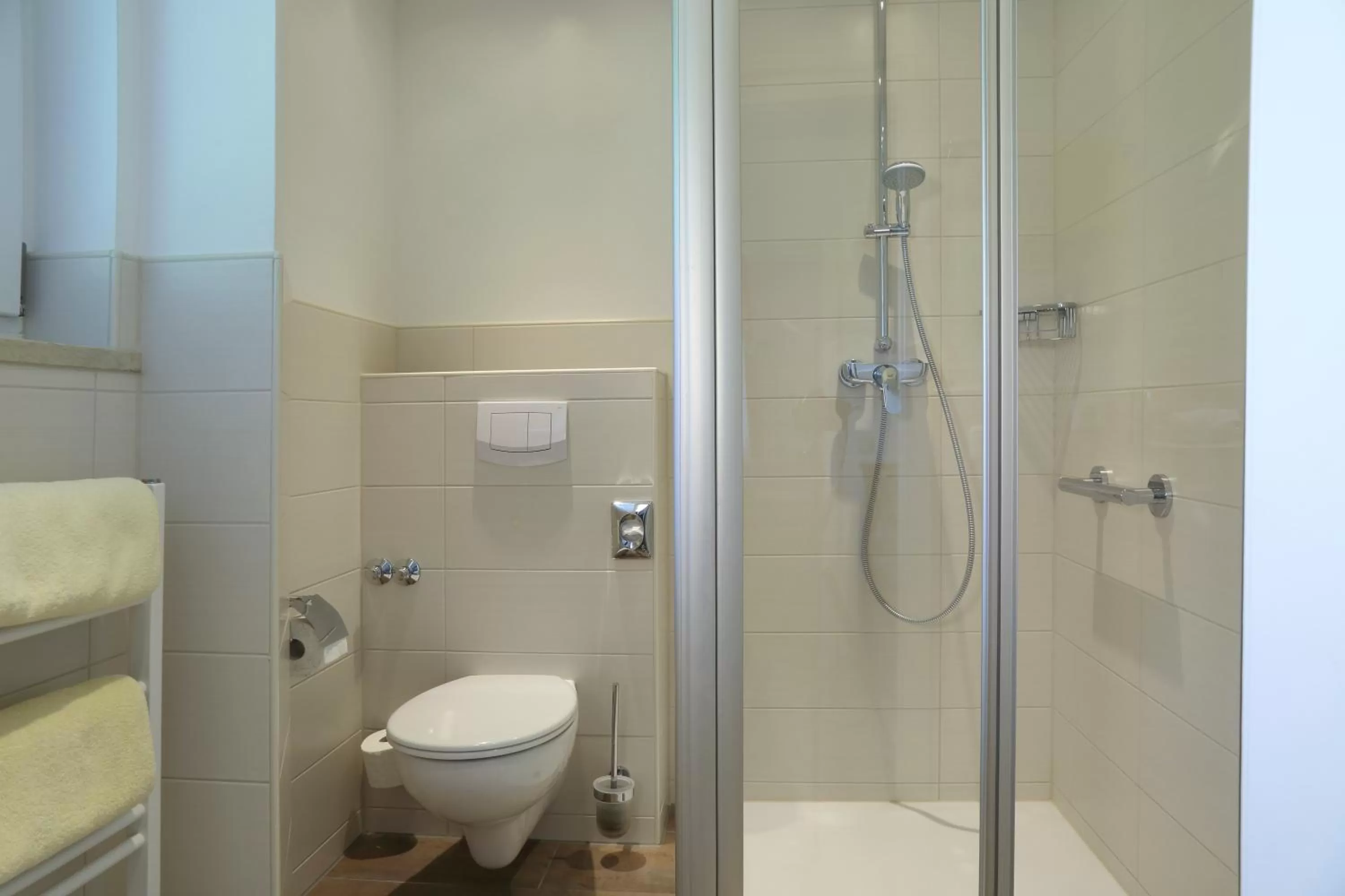 Shower in Hotel Steffl Garni inkl Chiemgau Karte