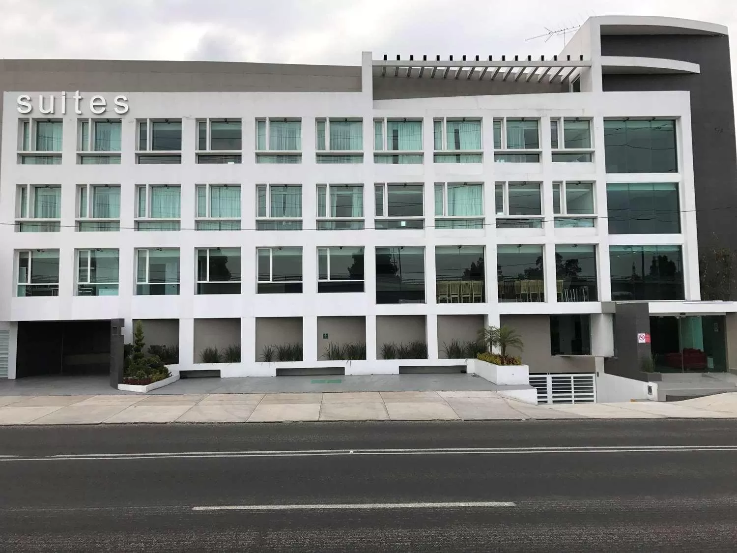 Facade/entrance in Best Western Plus Metepec & Suites