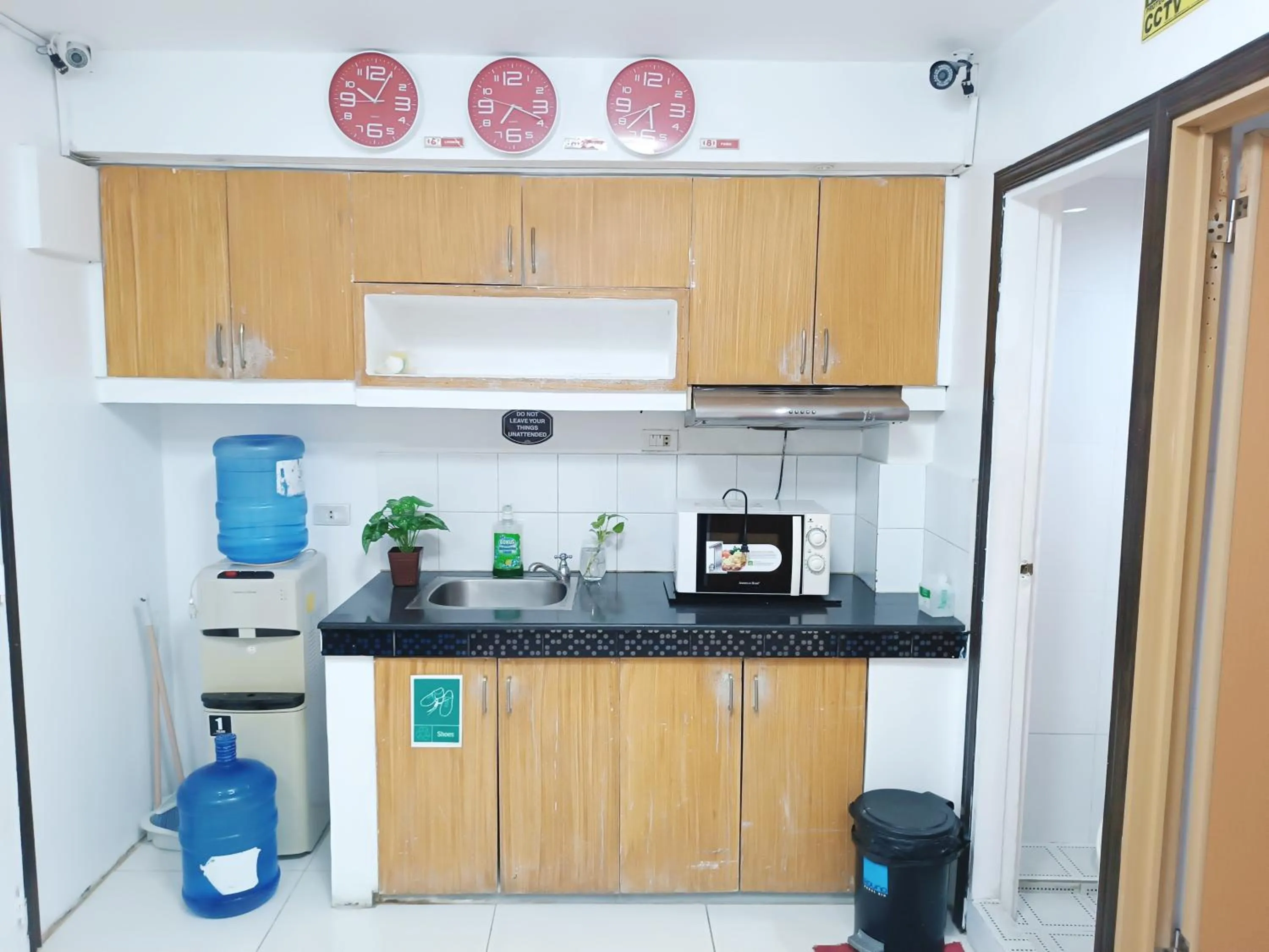 Communal kitchen in 8Hostel