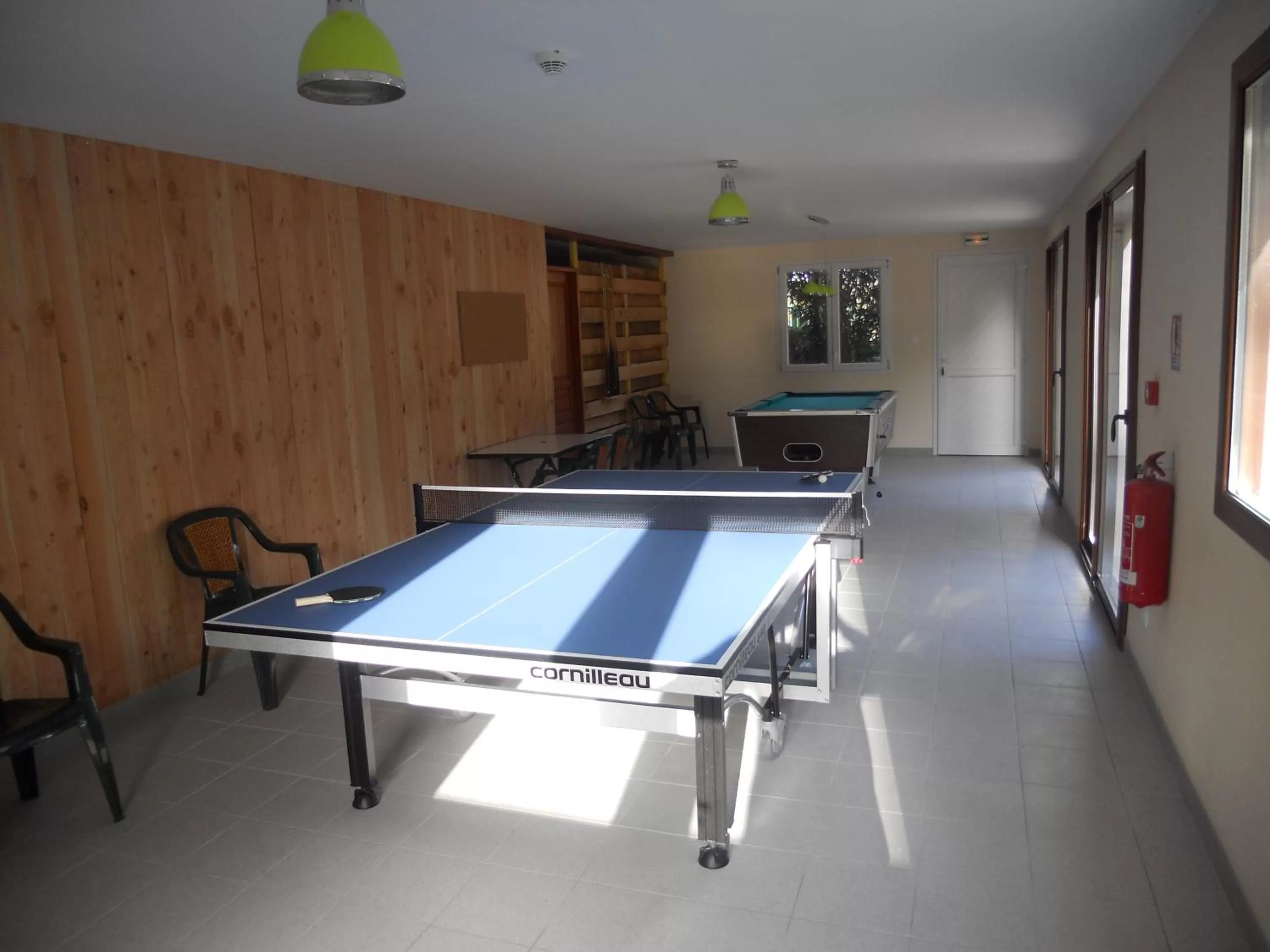 Table tennis in Auberge du Saut des Cuves