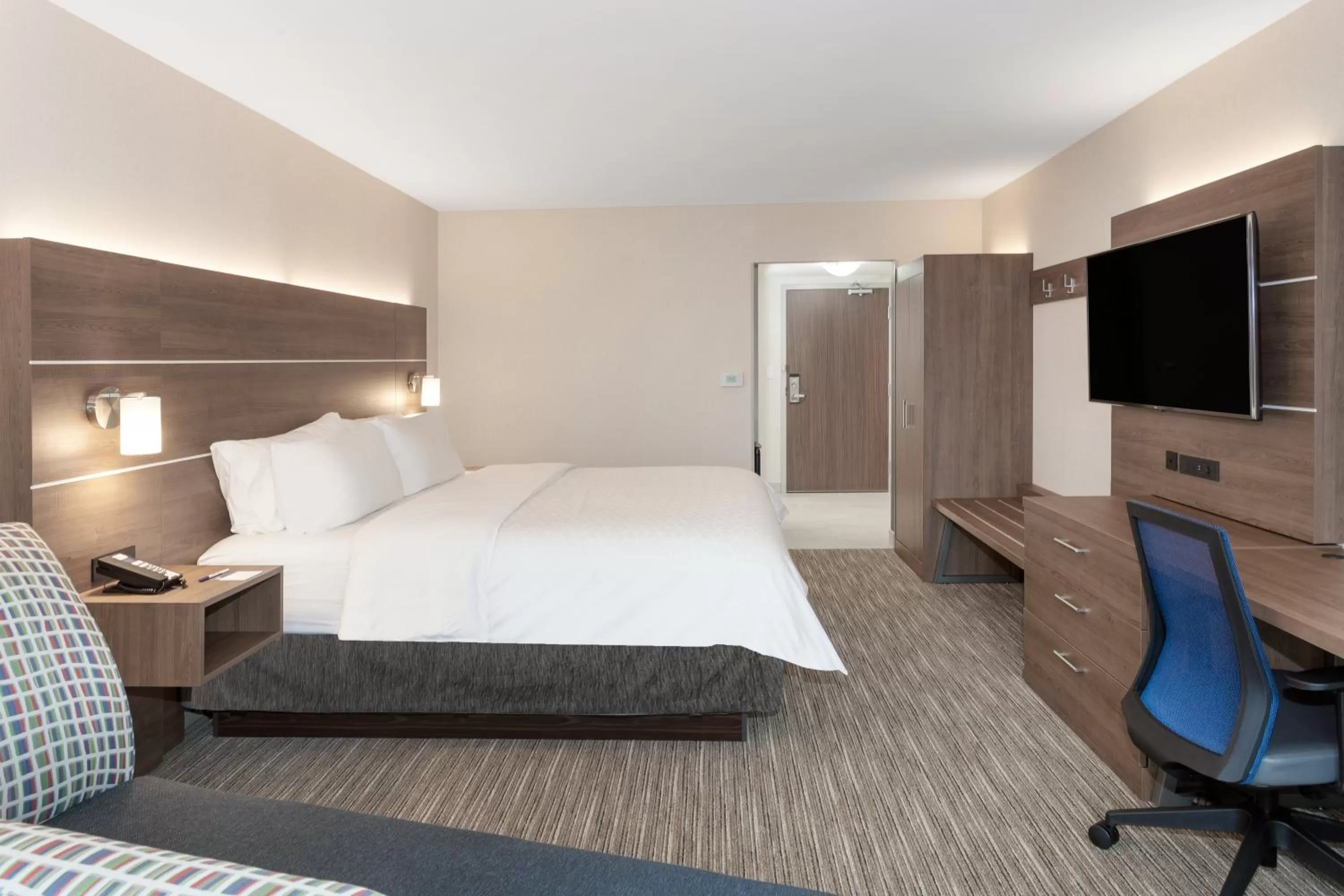 Photo of the whole room, Bed in Holiday Inn Express Hotel & Suites Ottawa Airport by IHG