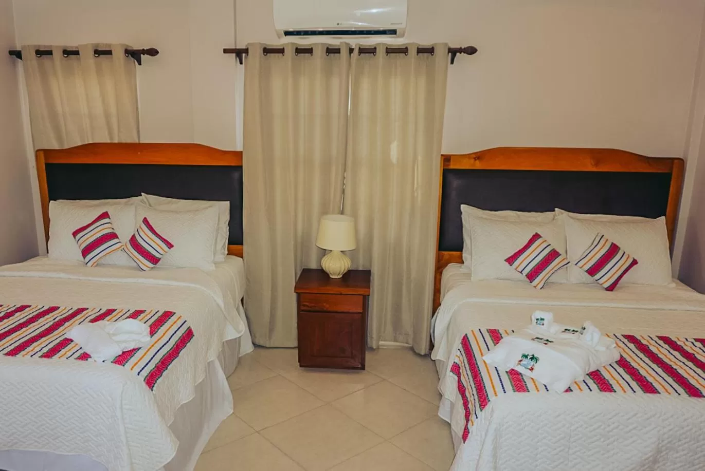 Bedroom, Bed in La Isla Resort