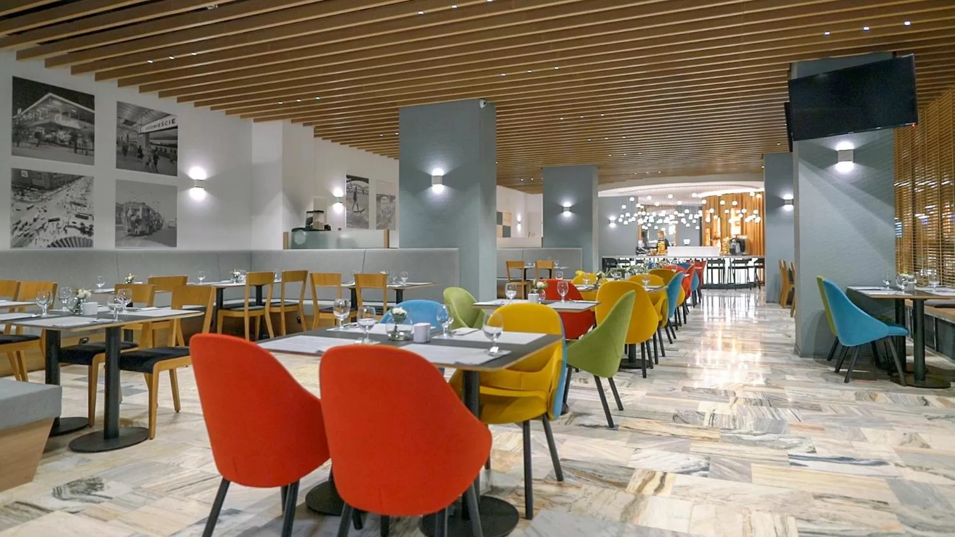 Restaurant/places to eat in Hotel Metropol