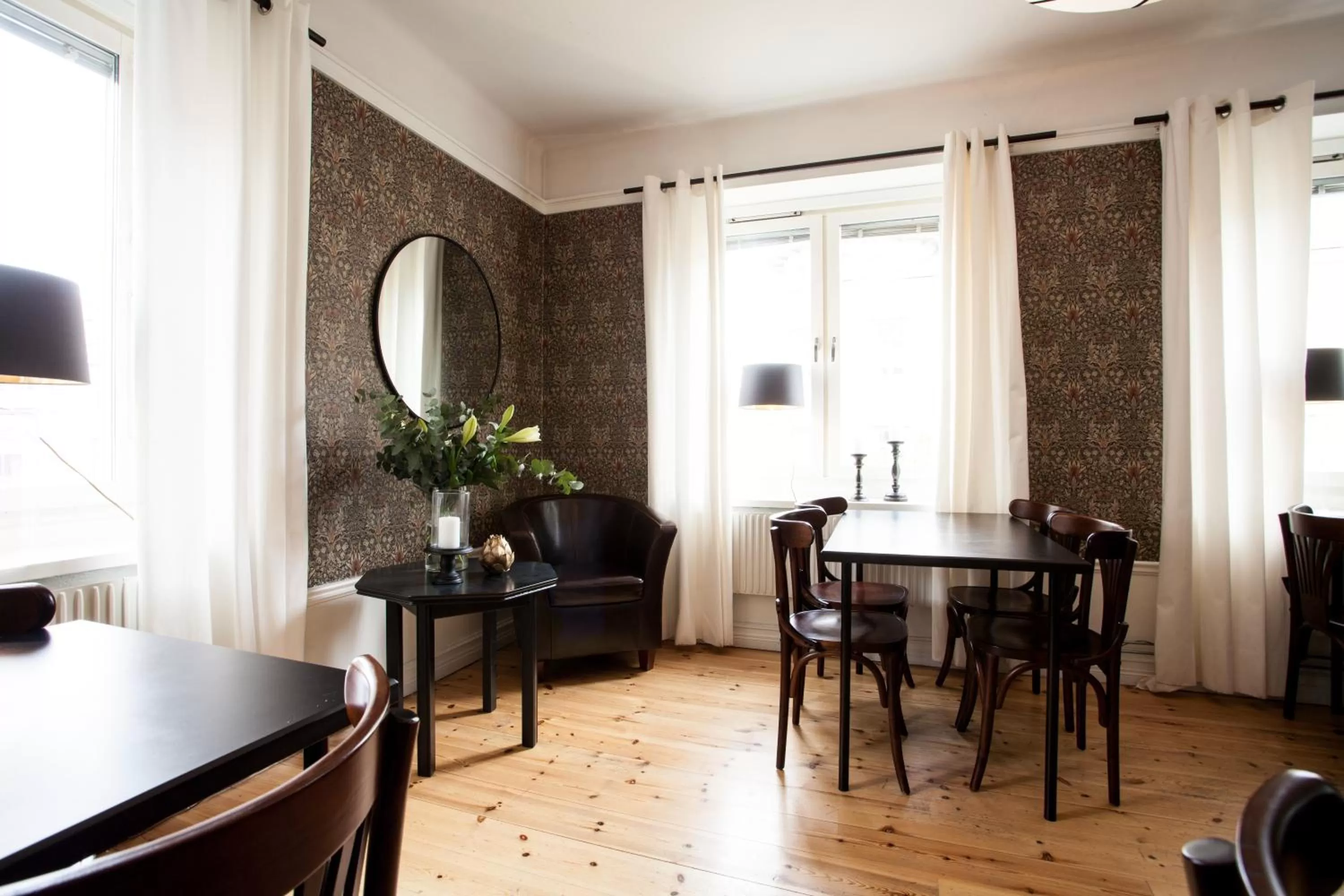 Communal lounge/ TV room in Centric Hotel