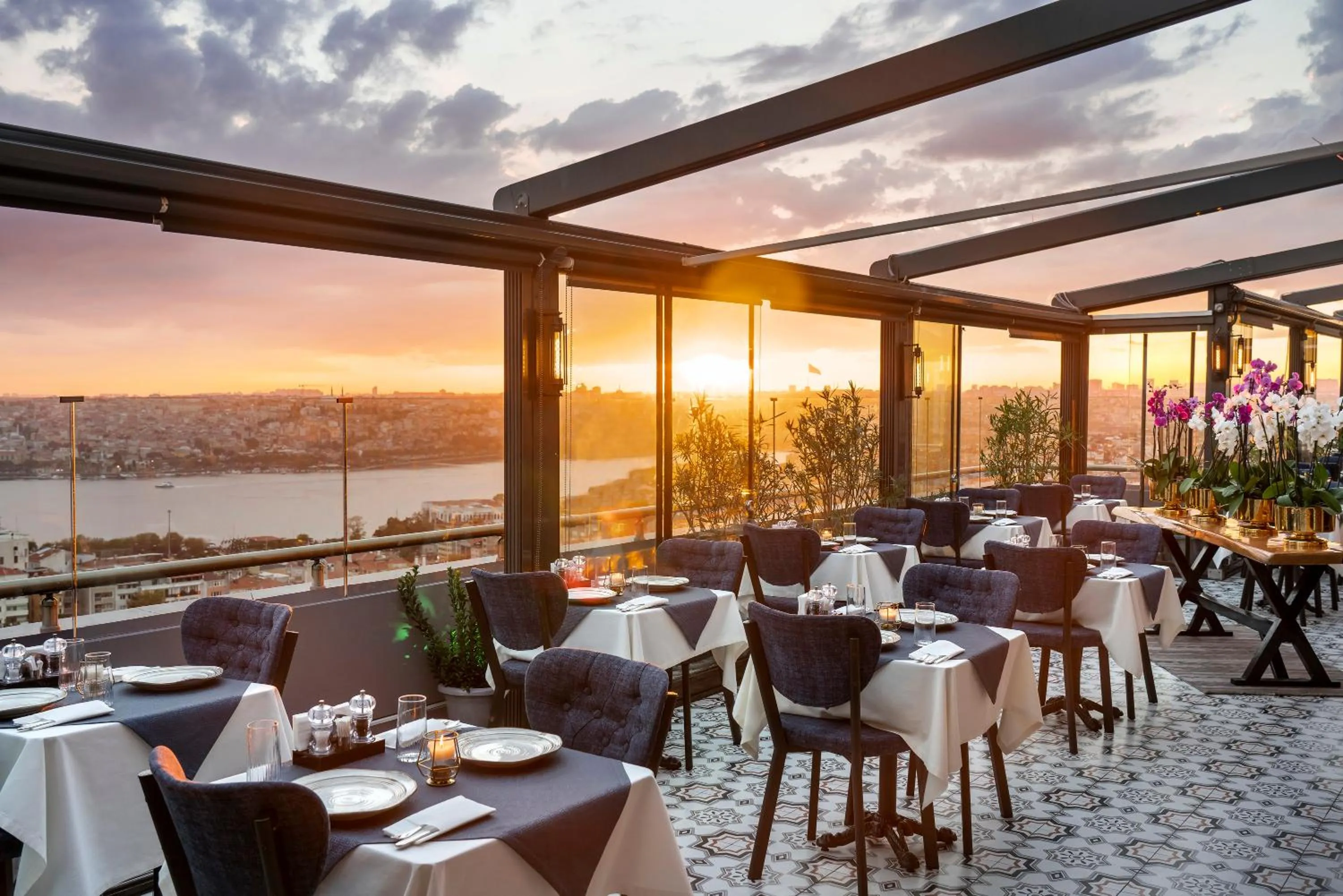 Restaurant/places to eat in Rixos Pera Istanbul