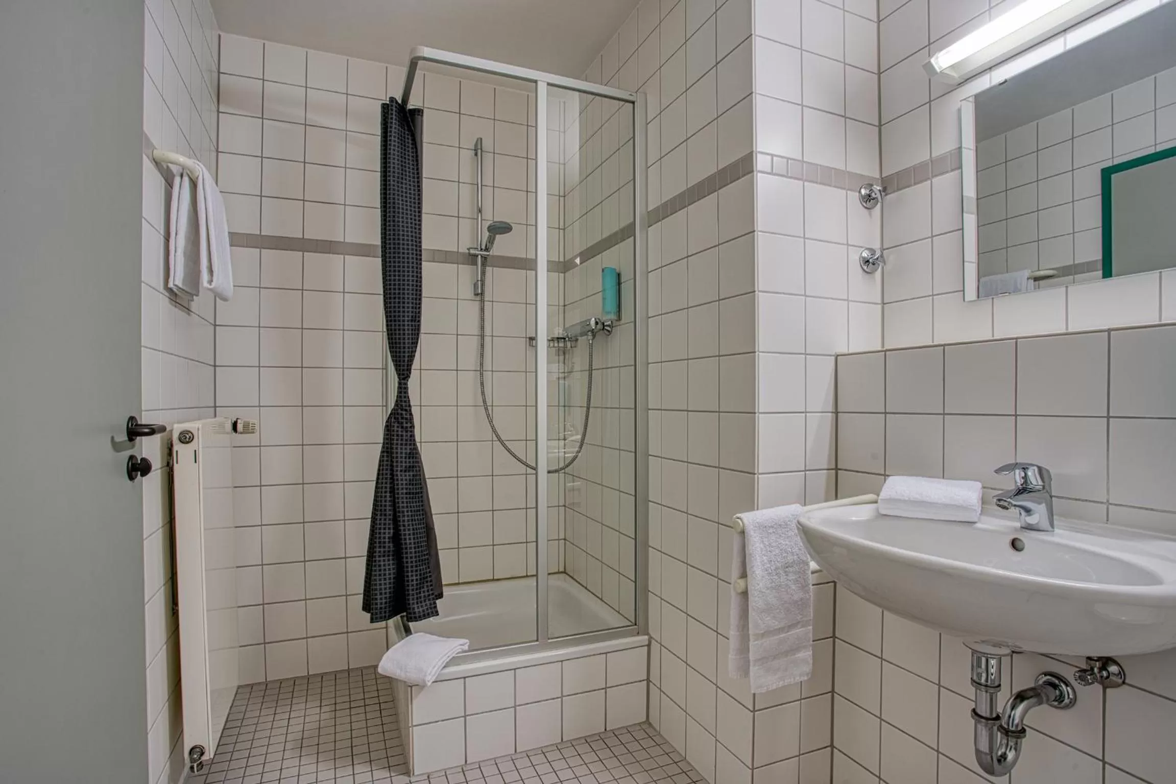 Bathroom in Centro Hotel Böblingen, Trademark Collection by Wyndham