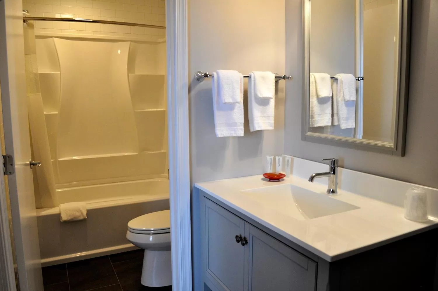 Bathroom in Silver Birches Resort