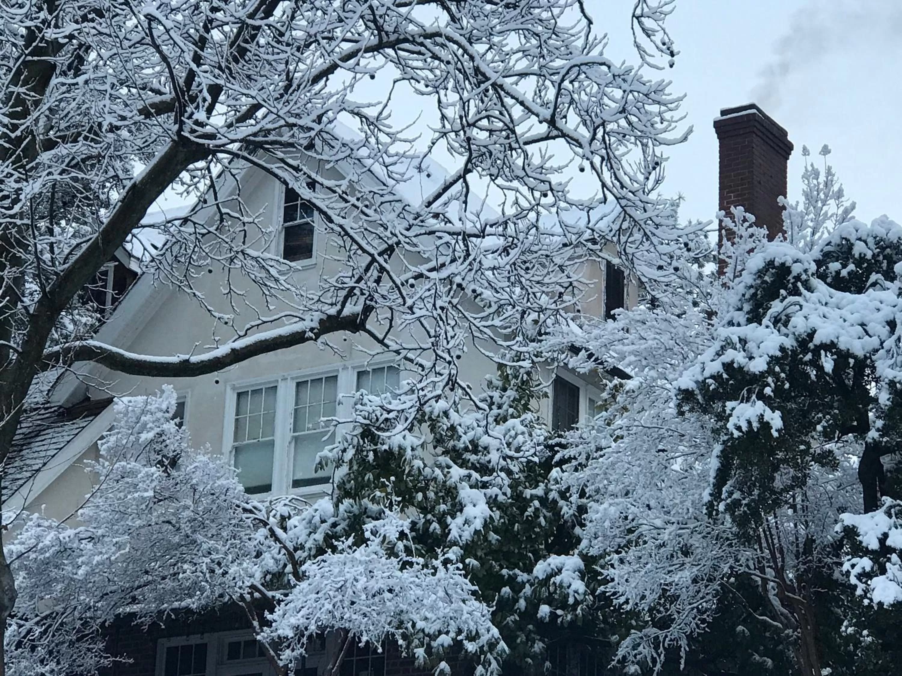 Property building in The Inn on Knowles Hill Bed & Breakfast Hotel