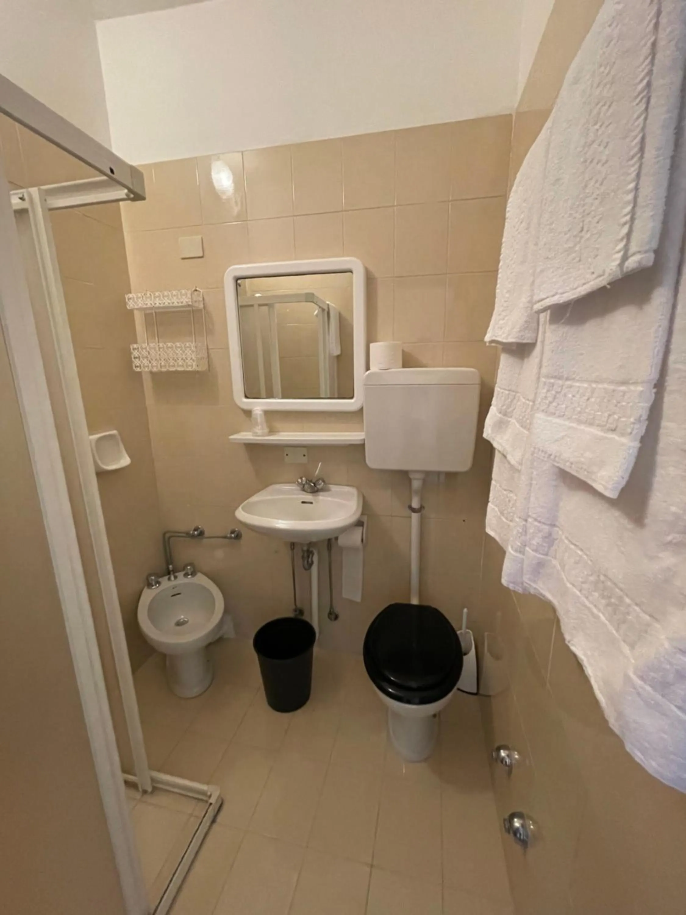 Bathroom in Hotel Rabay