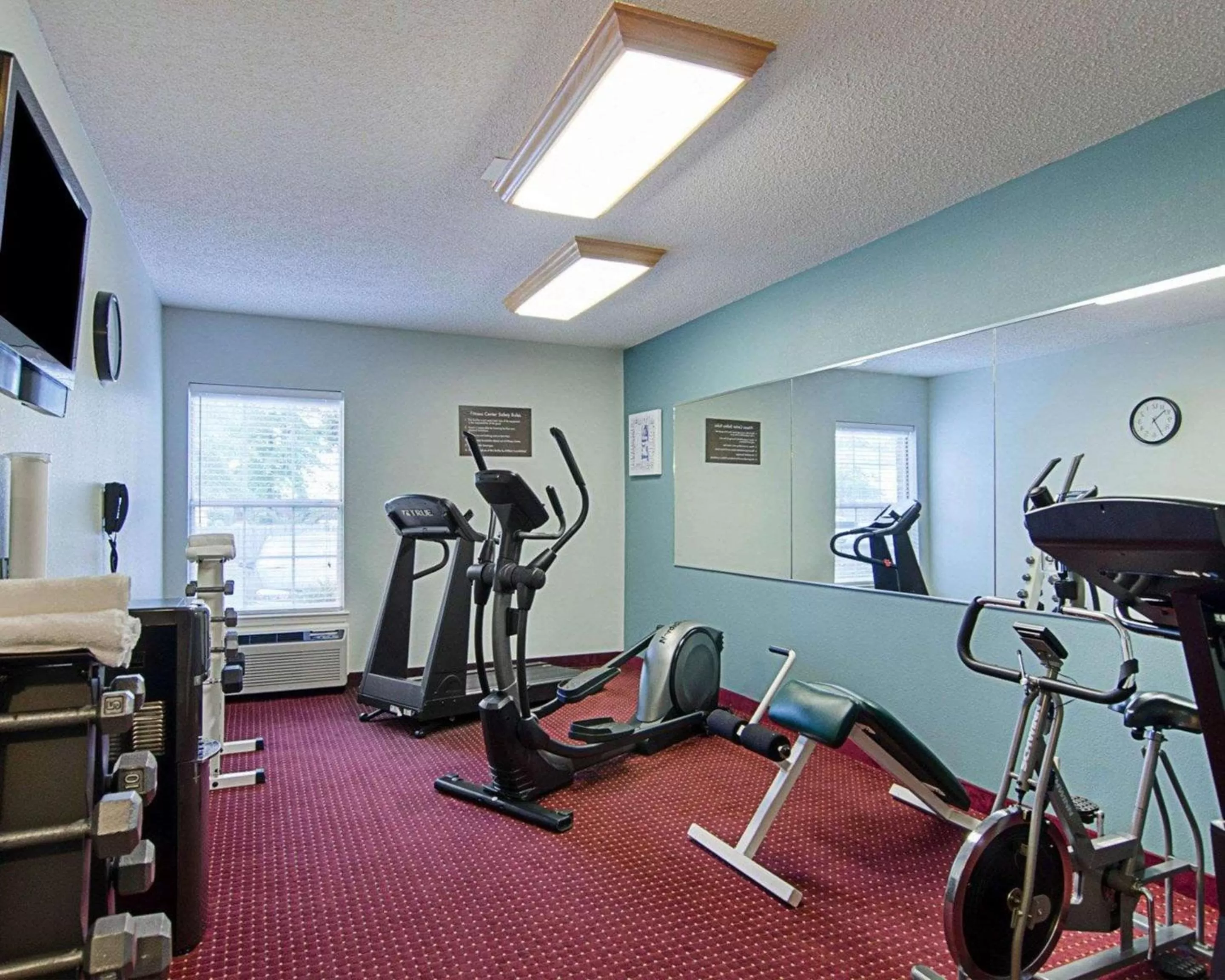 Fitness centre/facilities in Quality Inn & Suites Little Rock West