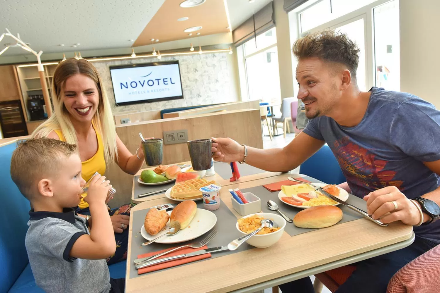 Dining area in Novotel Wavre Brussels East
