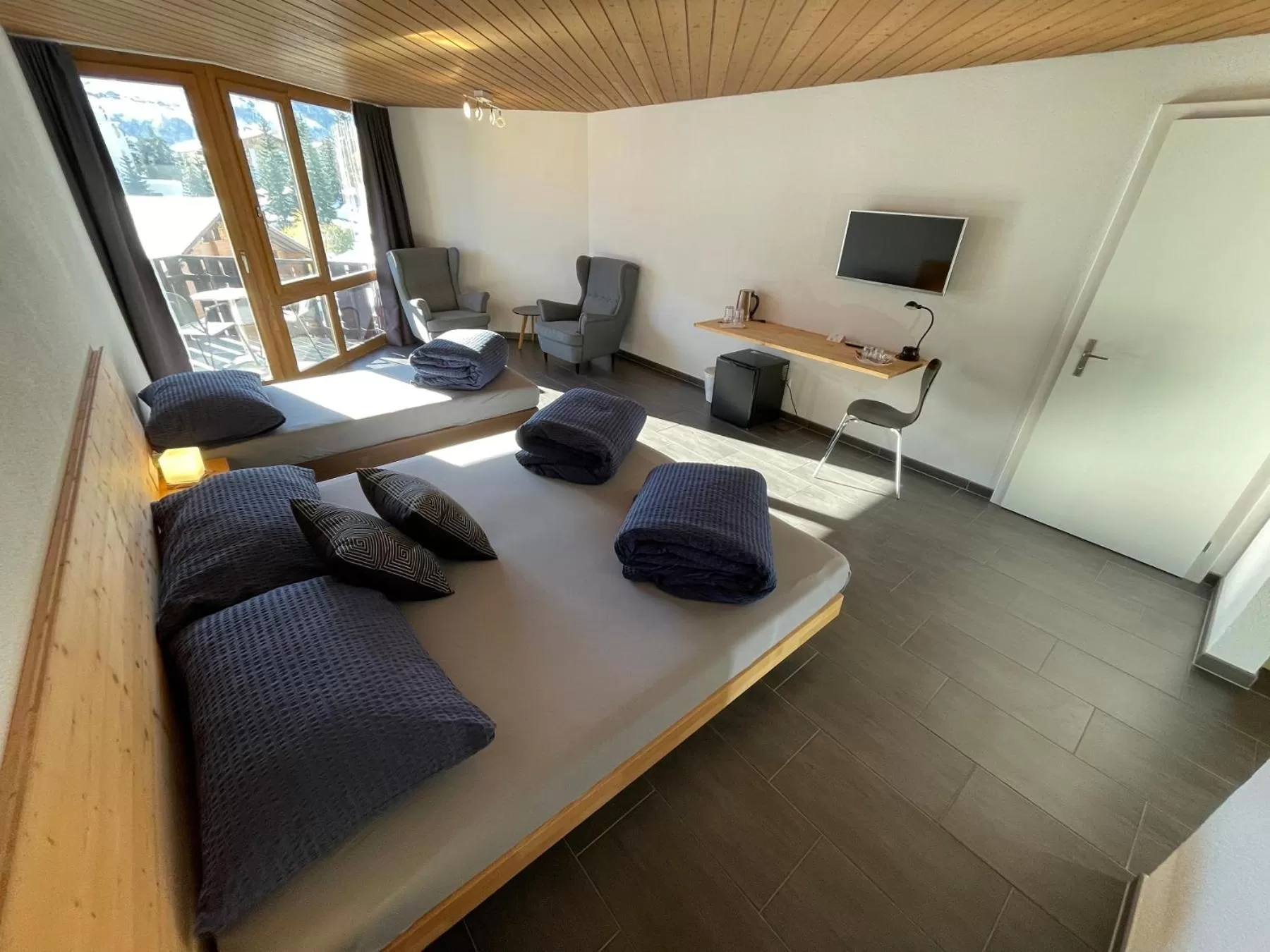 Staff, Bed in Catrina Hotel