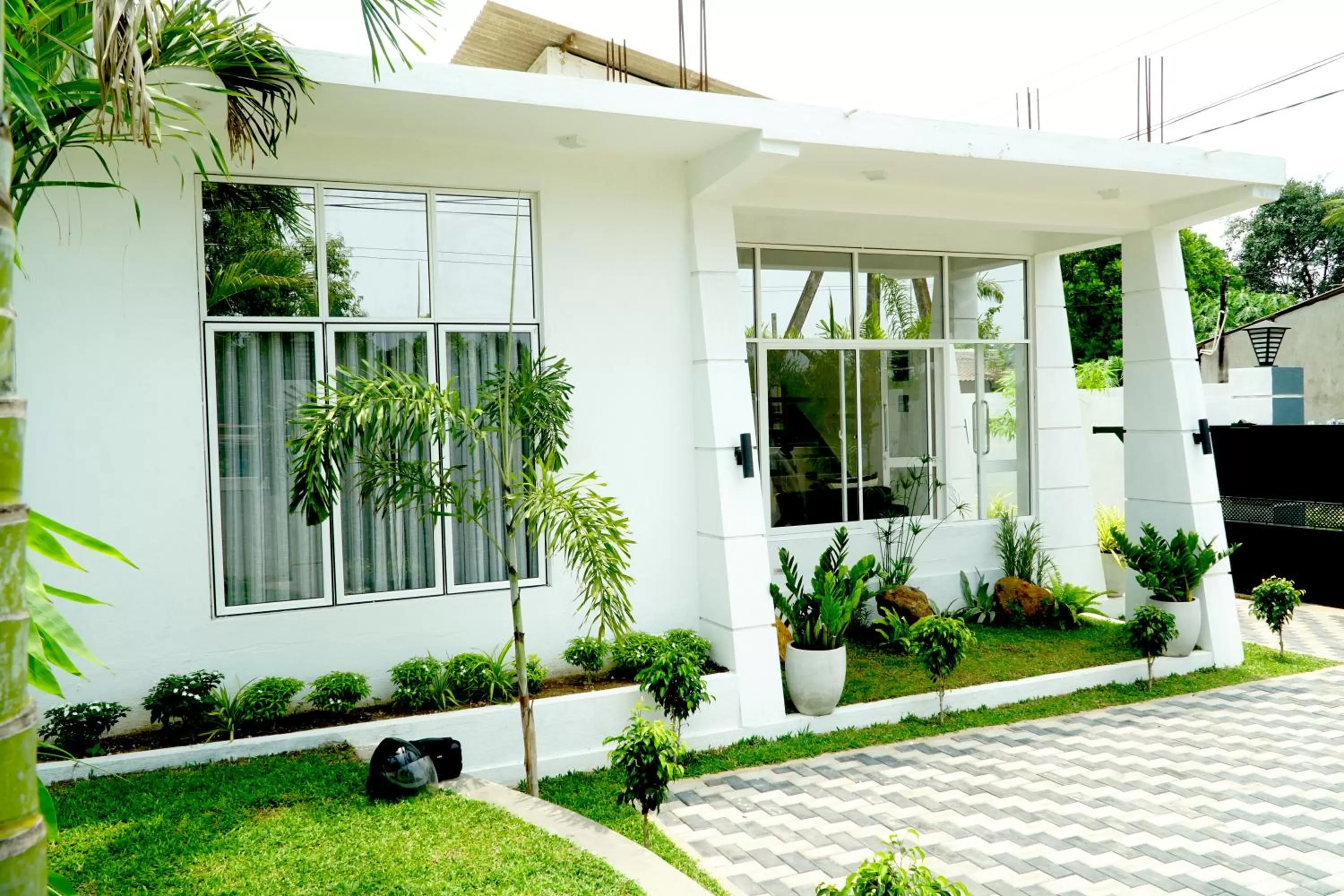 Facade/entrance in Airport 4 Season Transit Hotel