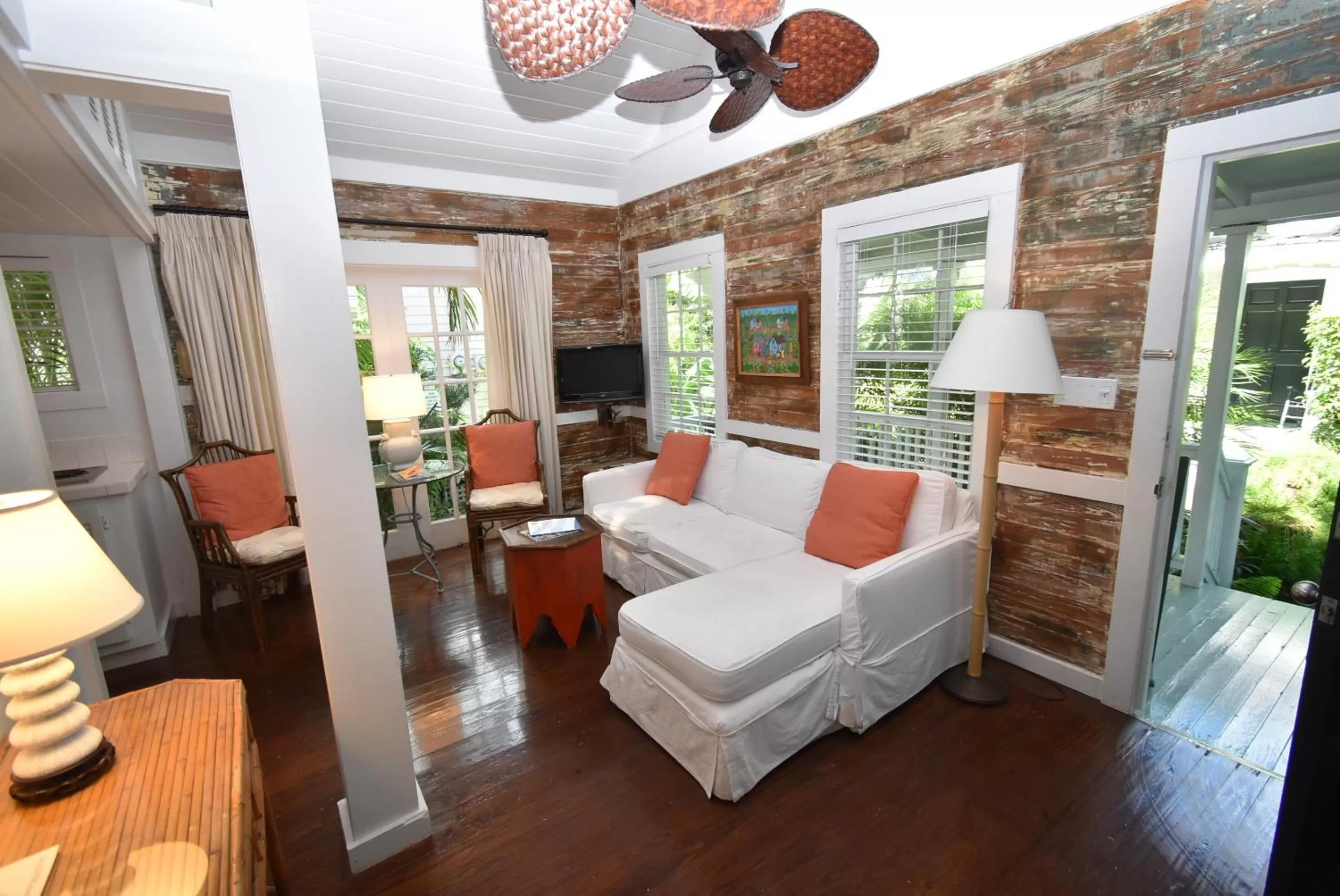 Simonton Court Historic Inn & Cottages