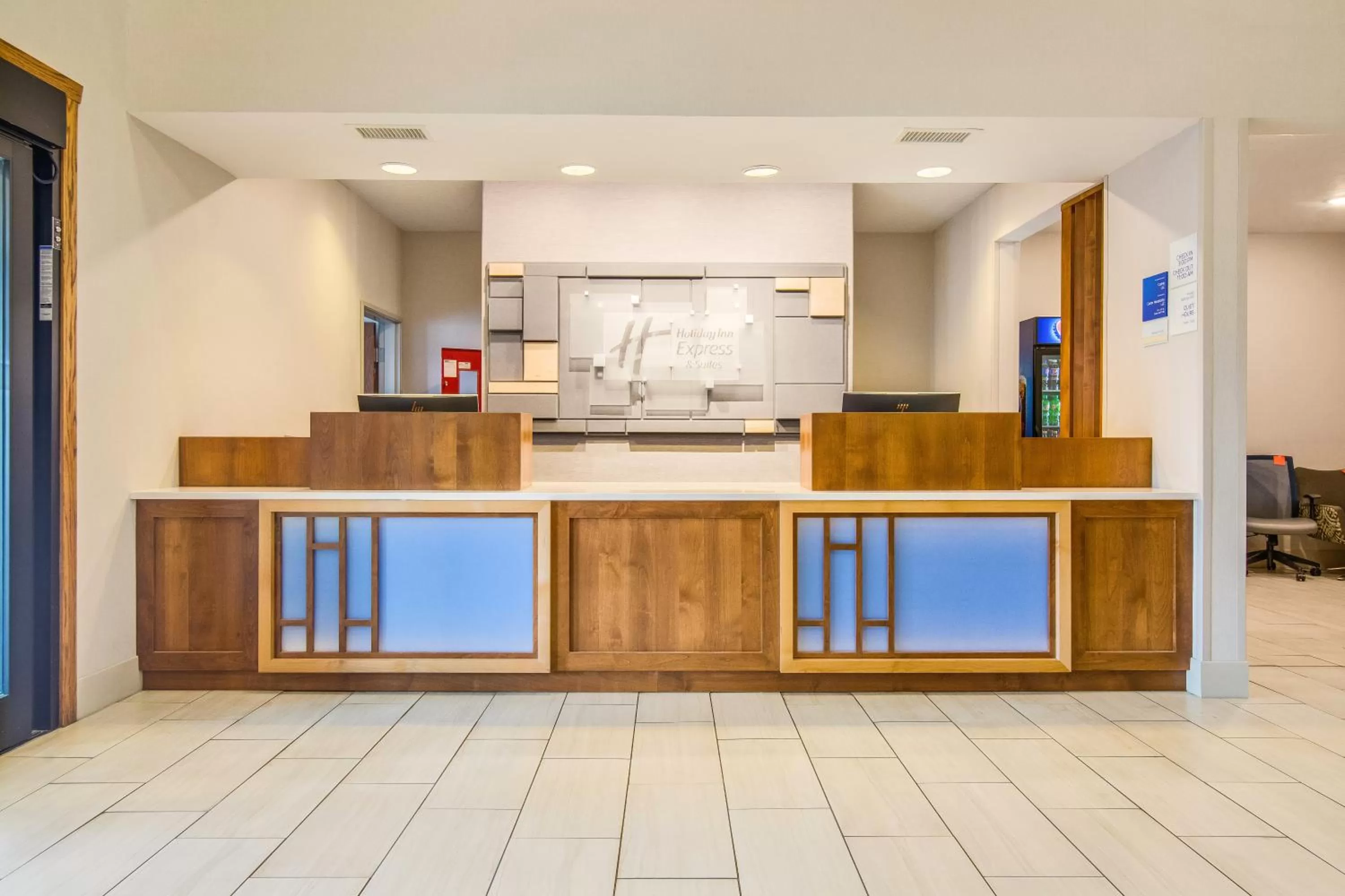 Lobby or reception in Holiday Inn Express & Suites Custer-Mt Rushmore