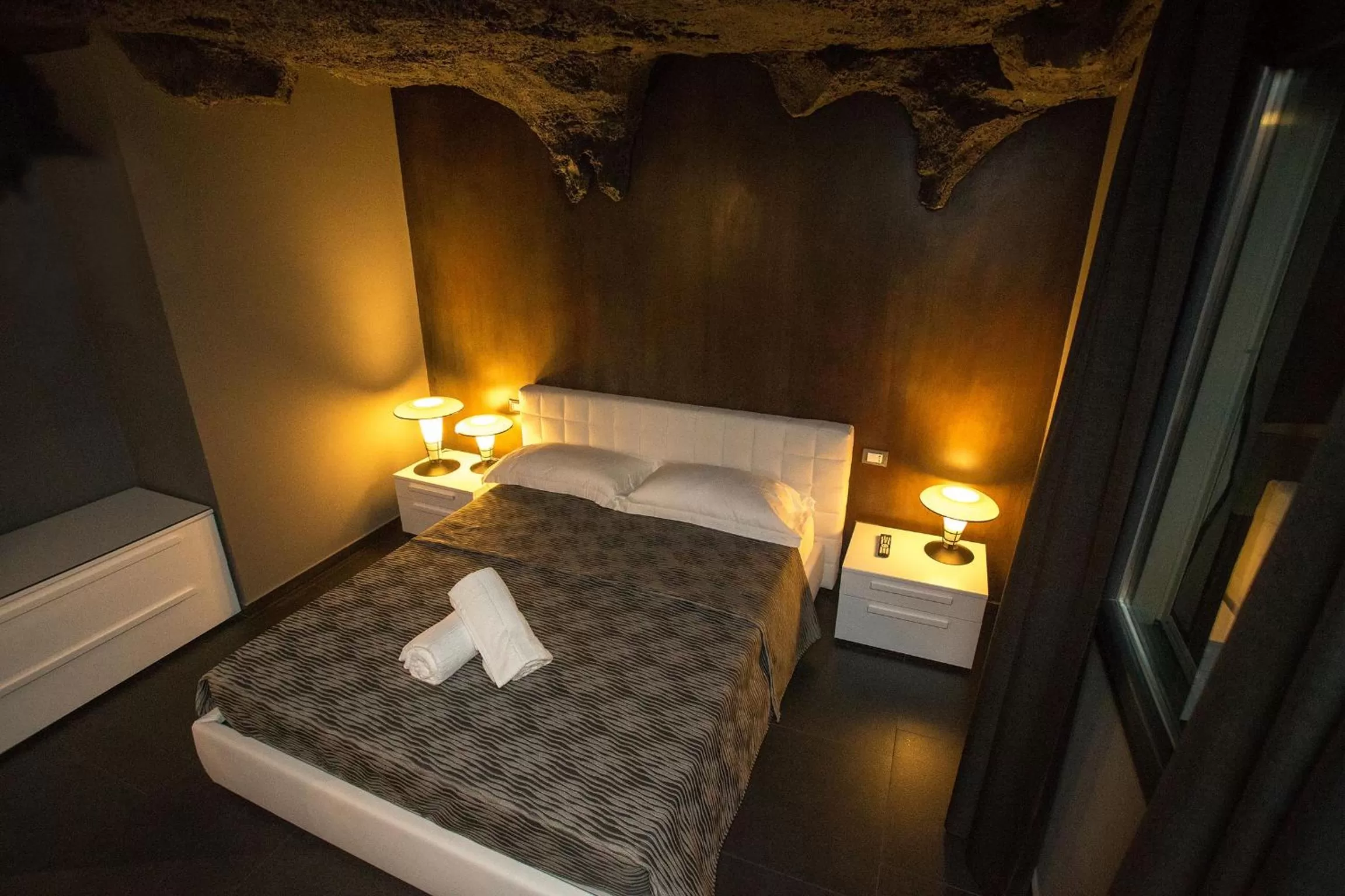 Photo of the whole room, Bed in Tra Le Braccia di Morfeo