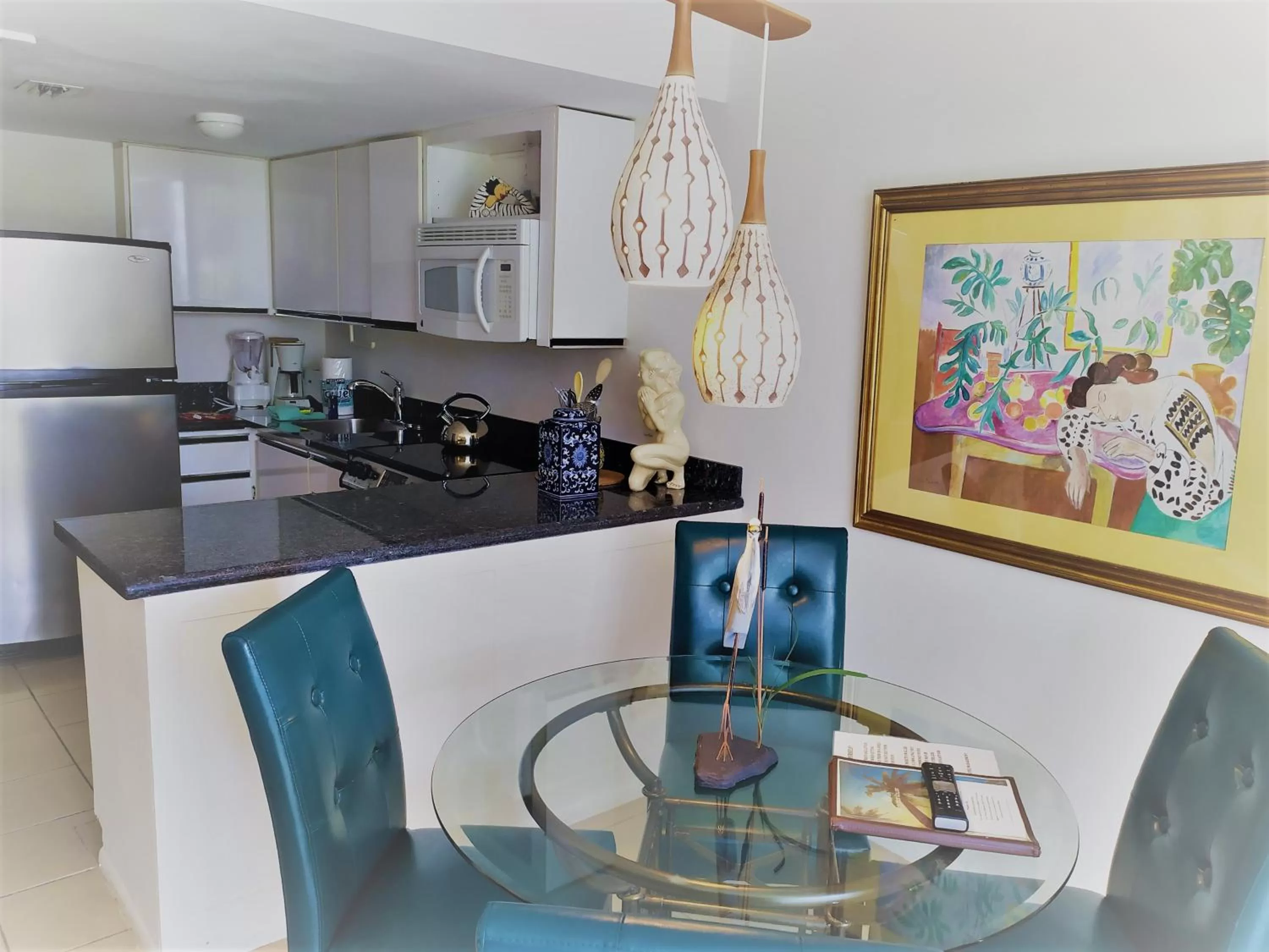 Seating area in Manhattan Tower Apartment Hotel