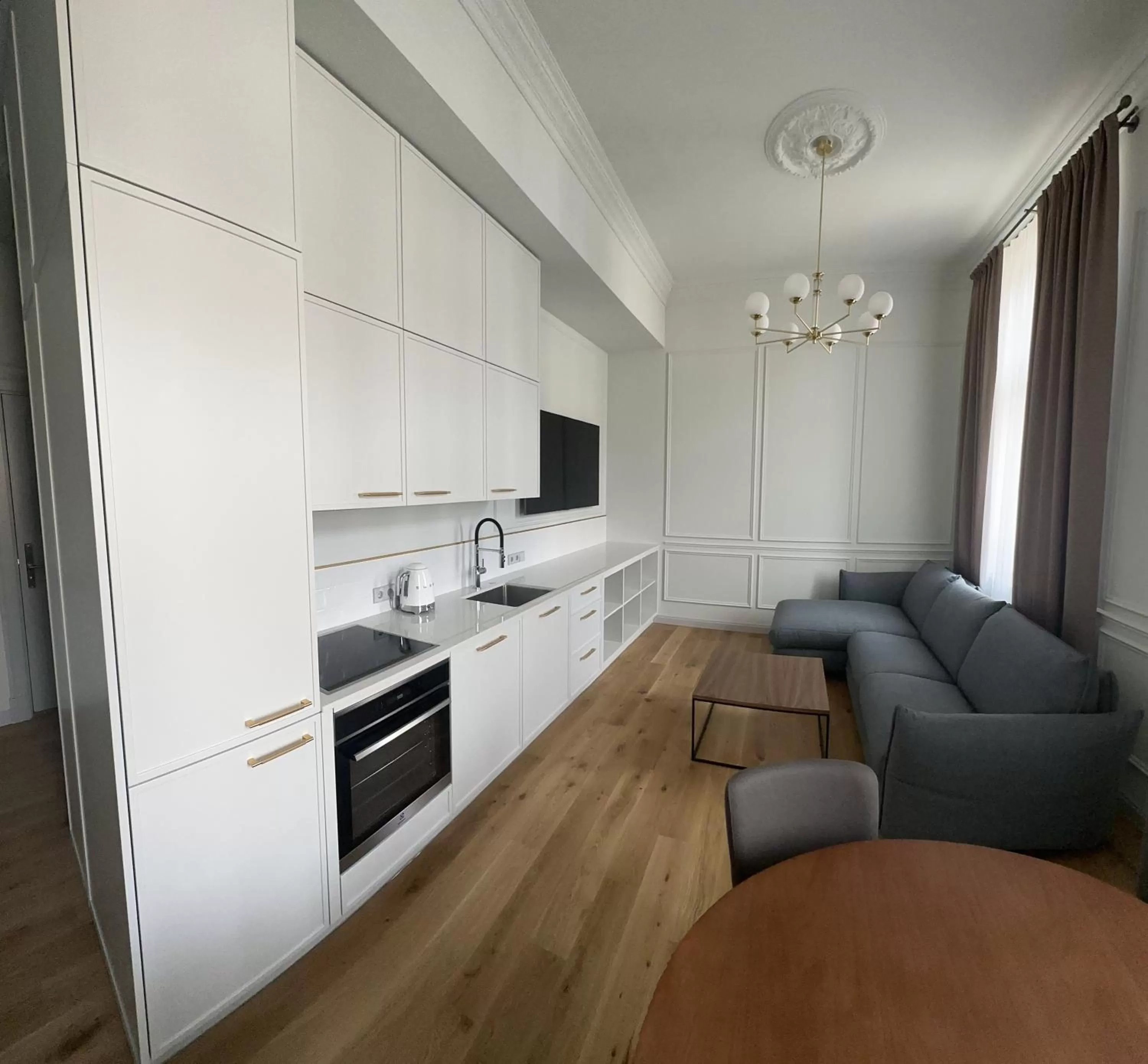 TV and multimedia, Kitchen/Kitchenette in Roze Center Apartments