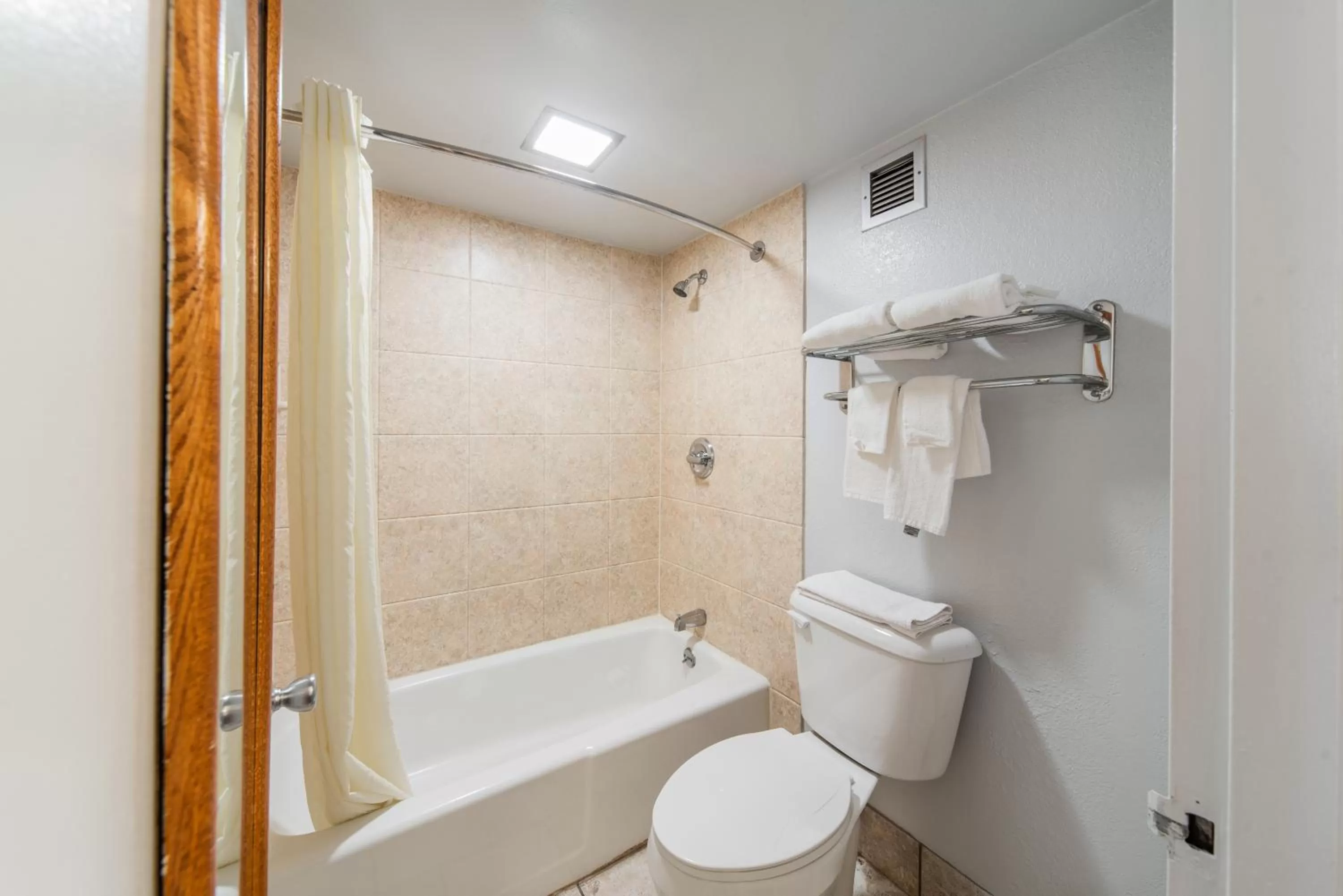 Shower in Econo Lodge Inn & Suites Near Bricktown
