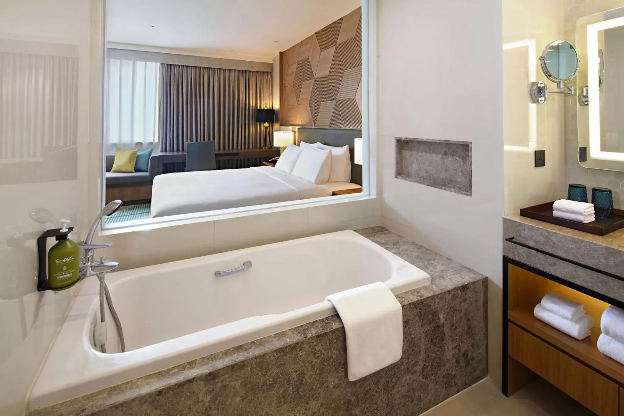 Bathroom, Bed in Holiday Inn Cebu City by IHG