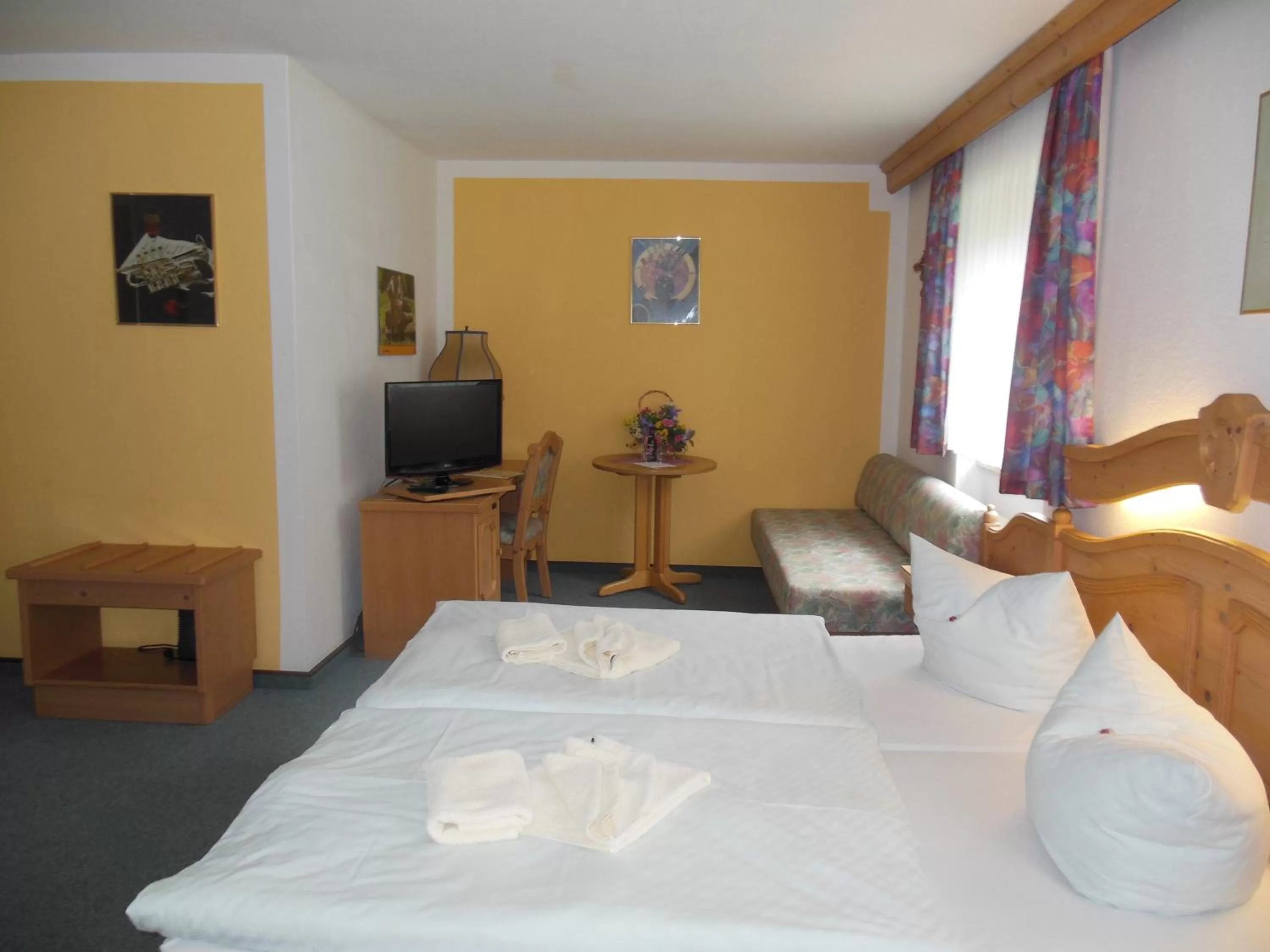 Photo of the whole room, Bed in Hotel Asterra