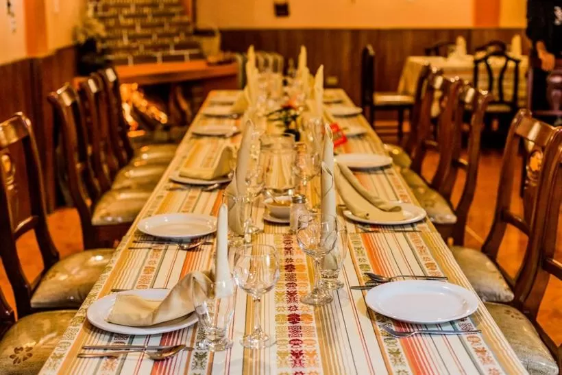 Restaurant/Places to Eat in Hotel Donde Ivan