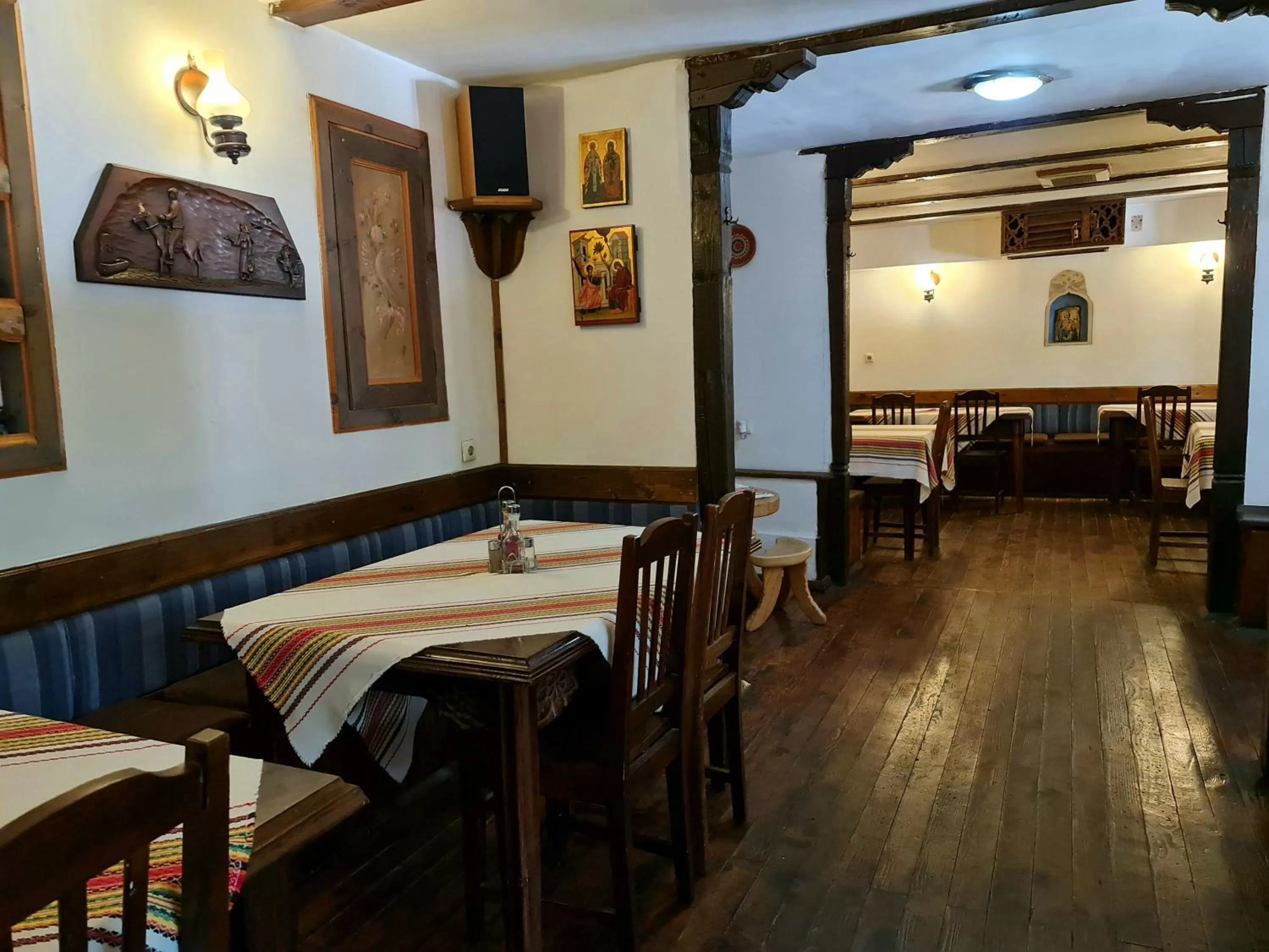 Restaurant/Places to Eat in The Old House Family Hotel