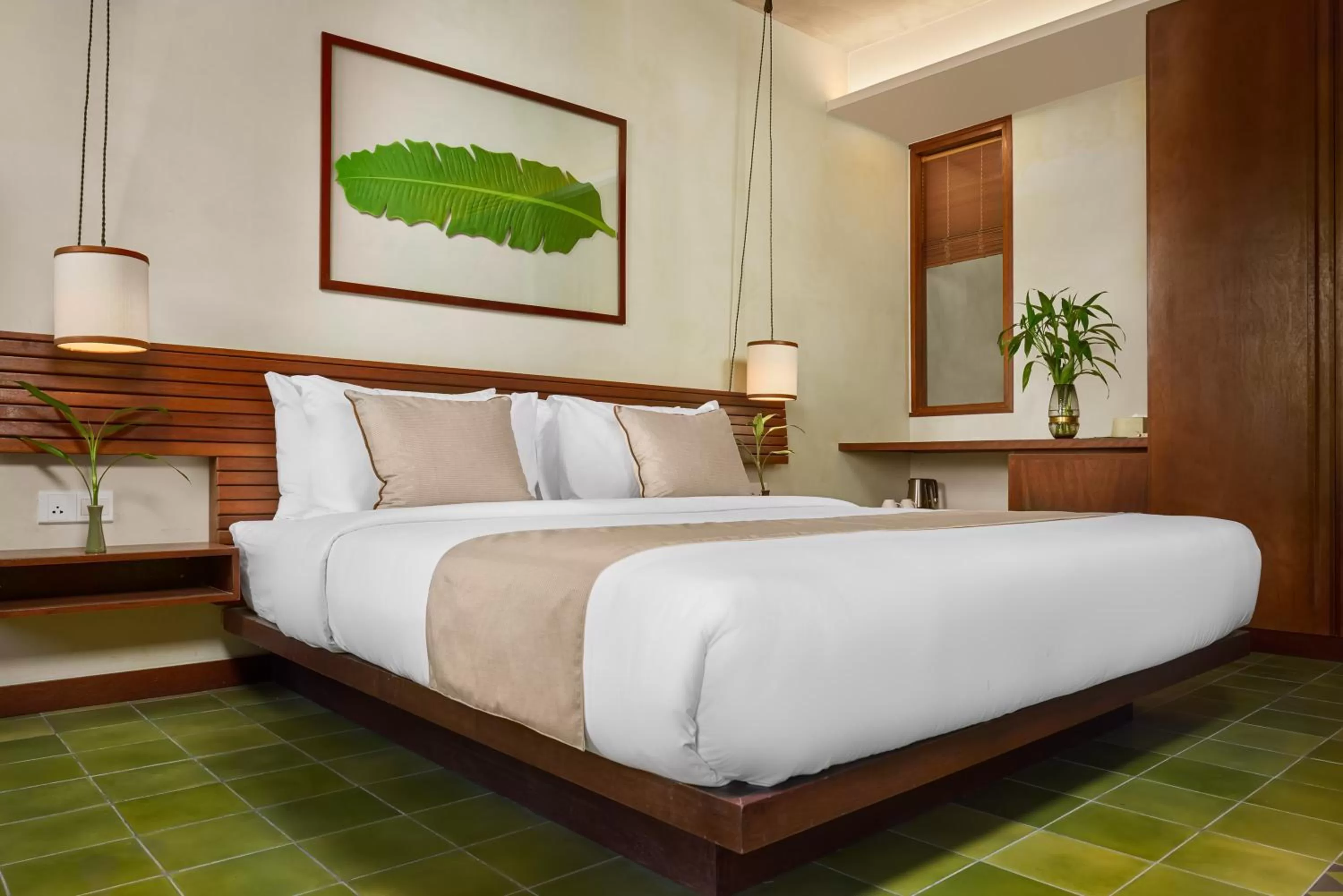 Photo of the whole room, Bed in Penh House Hotel