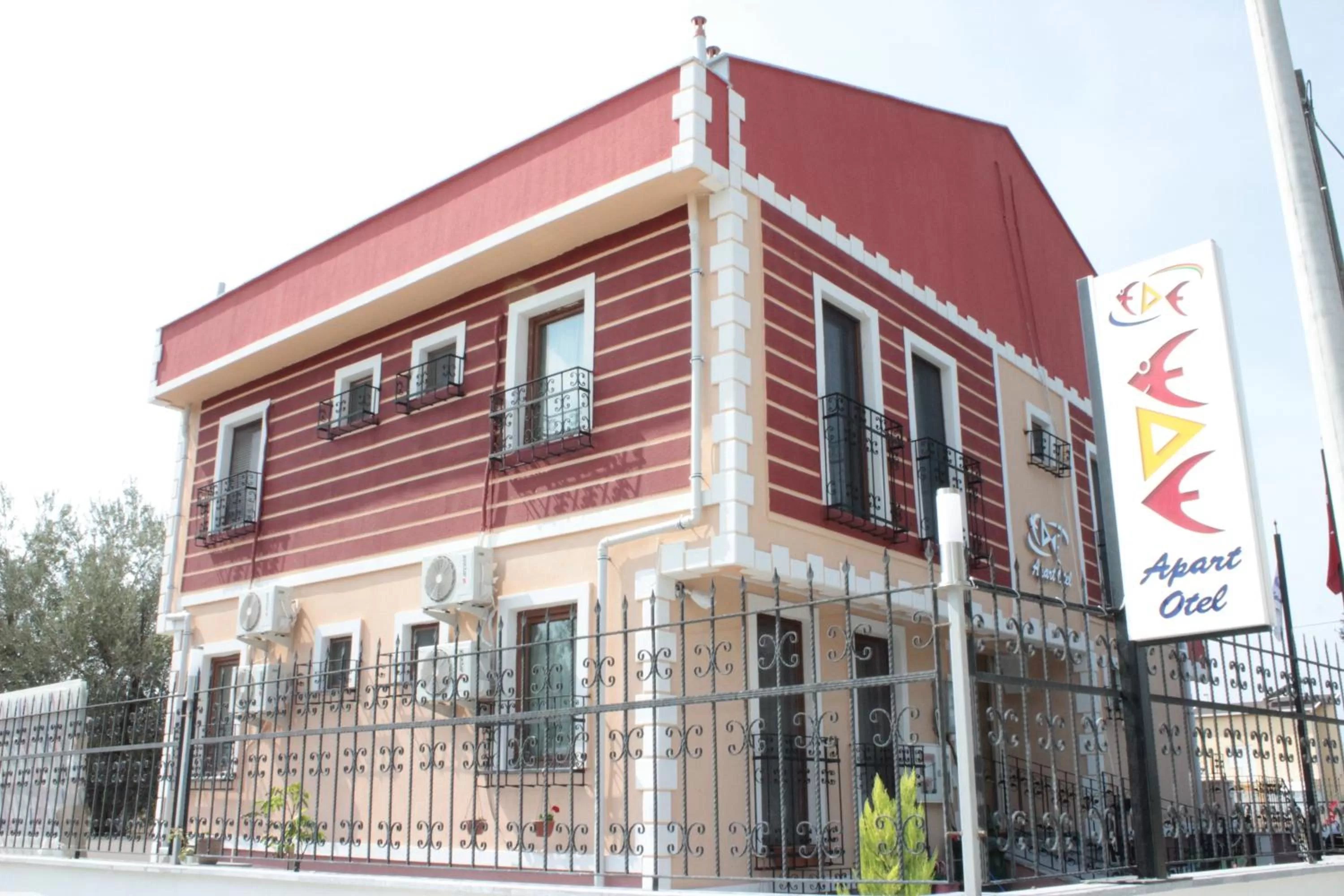 Facade/entrance in Ede Apart Otel
