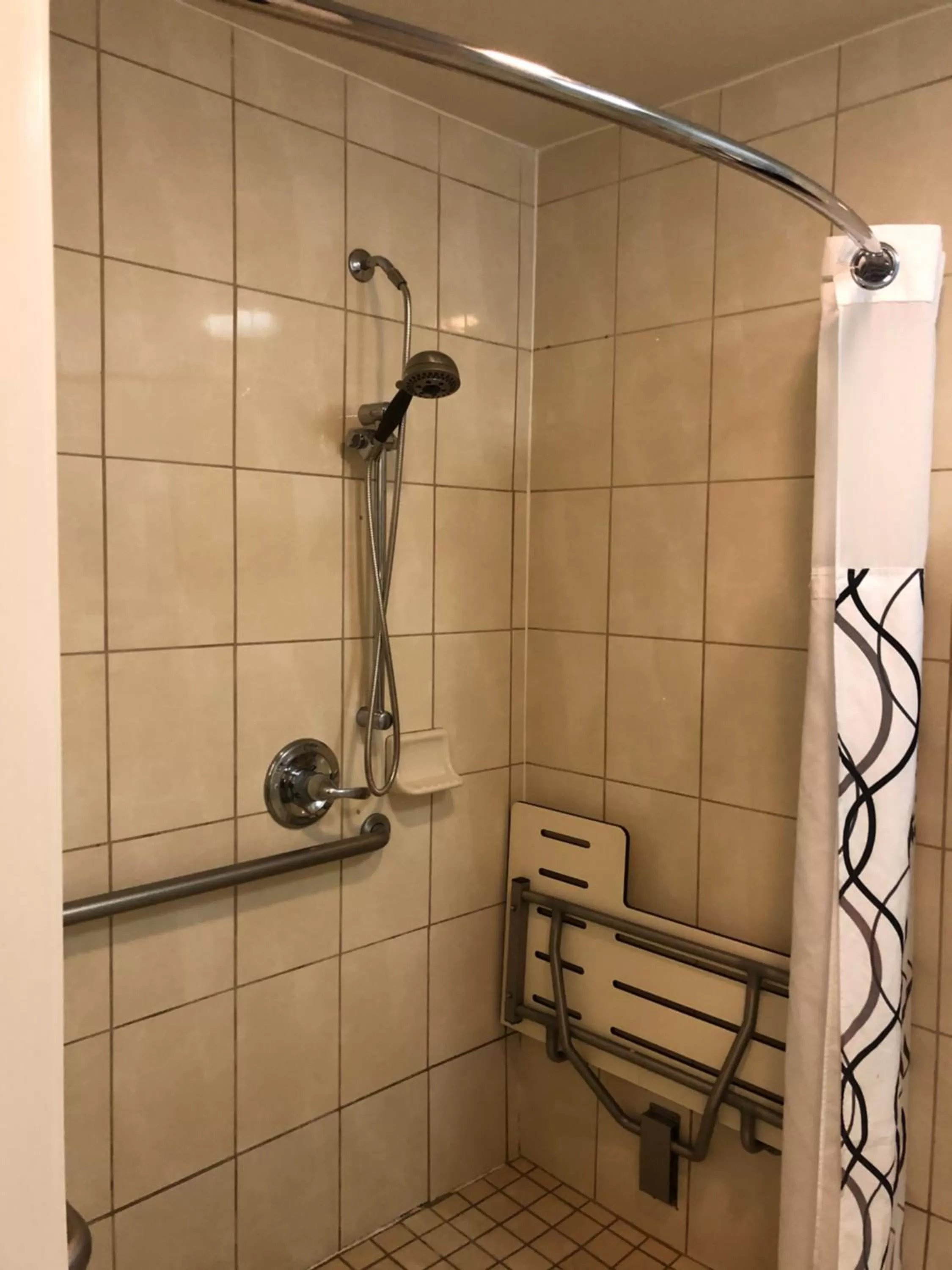 Shower in Seaside Inn