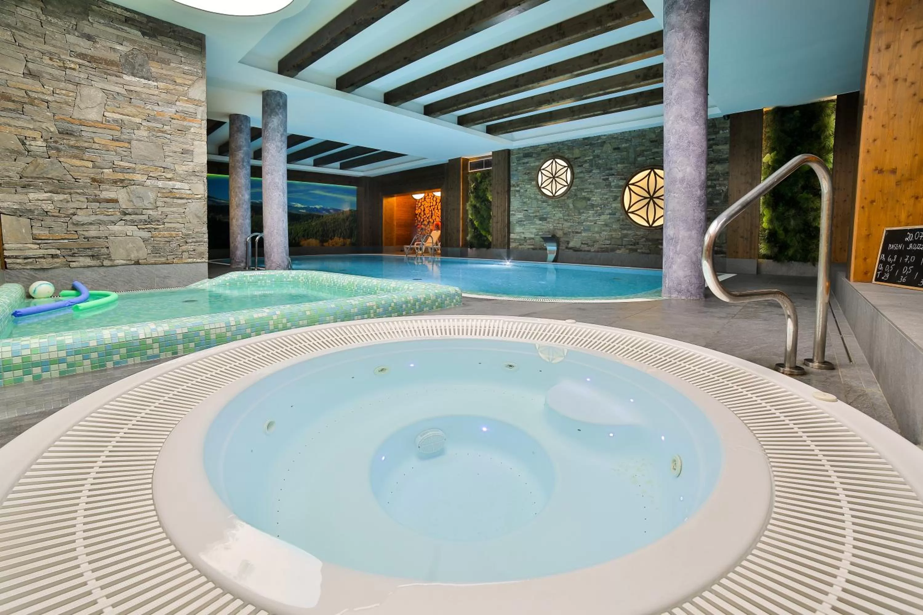Swimming pool in Hotel&SPA Jawor