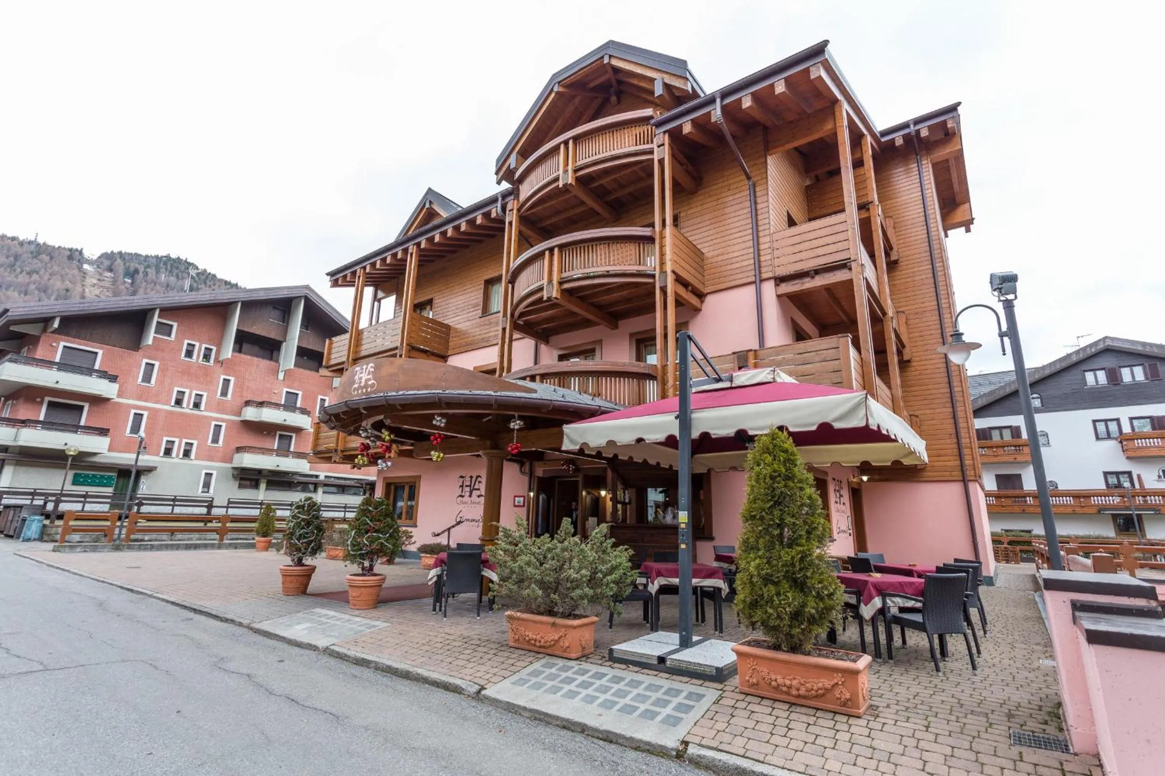 Property building in Hotel Arisch