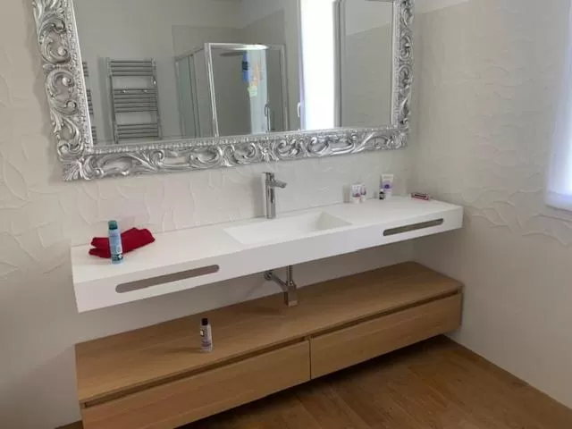 Bathroom in Le Stanze del Brigante