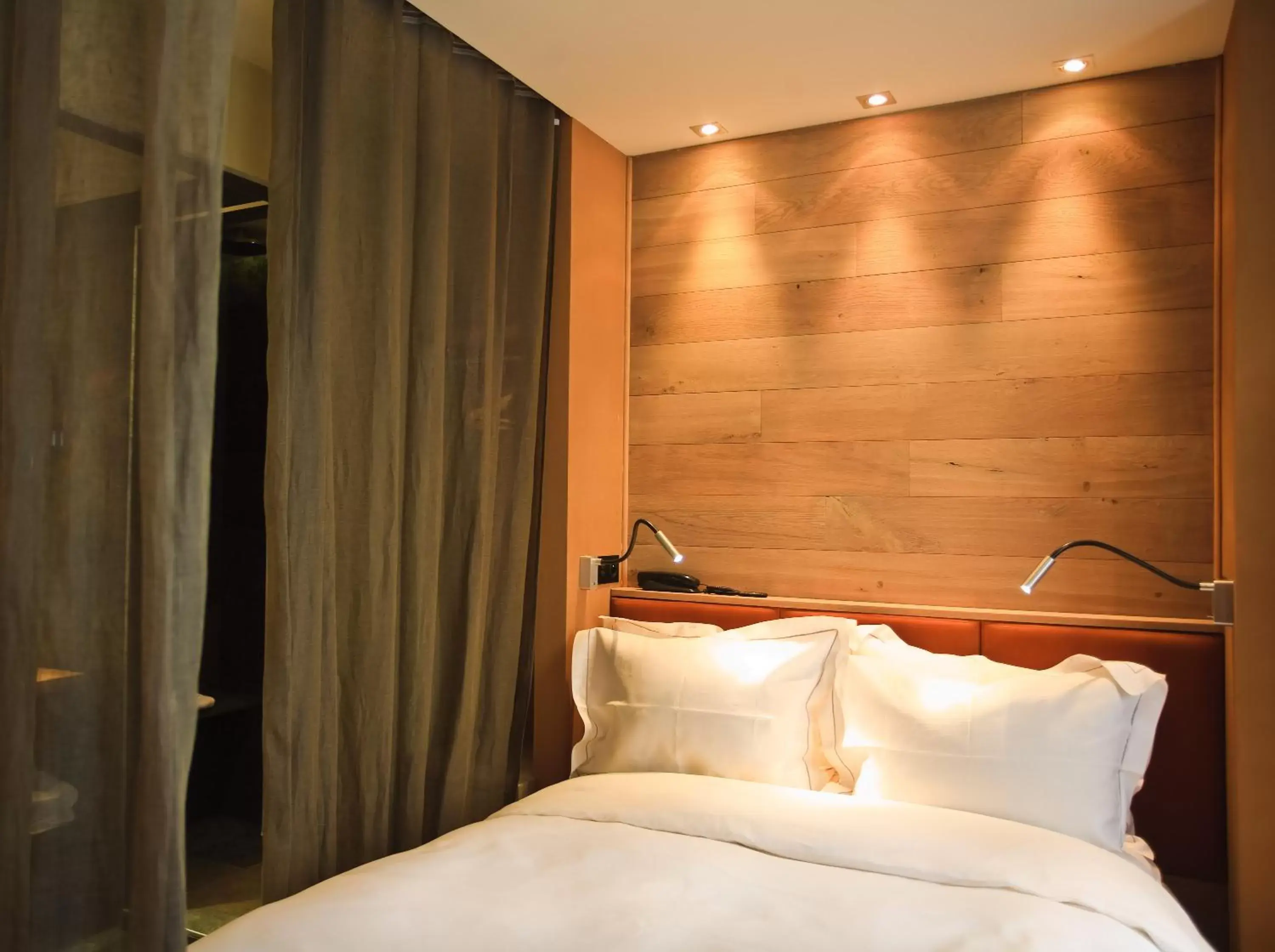 Two Adjacent Double Rooms in Hidden Hotel Two Adjacent Double Rooms in Hidden Hotel