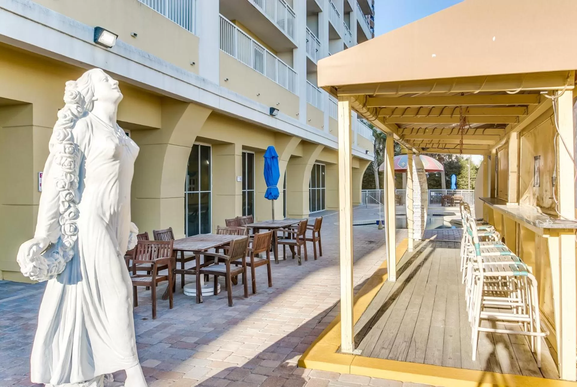 Area and facilities in Oceanfront Condo Camelot By the Sea