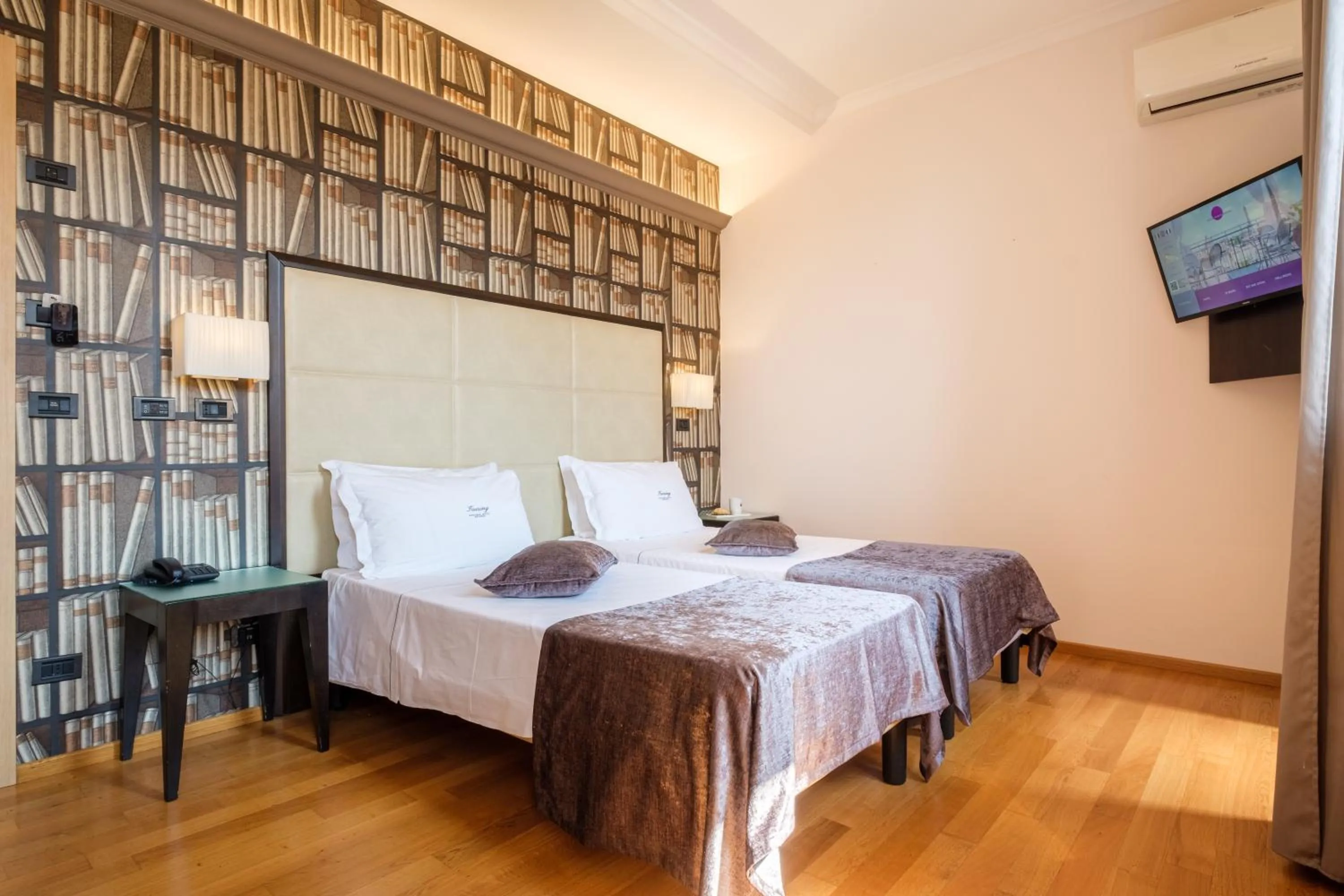 Bed in Hotel Touring