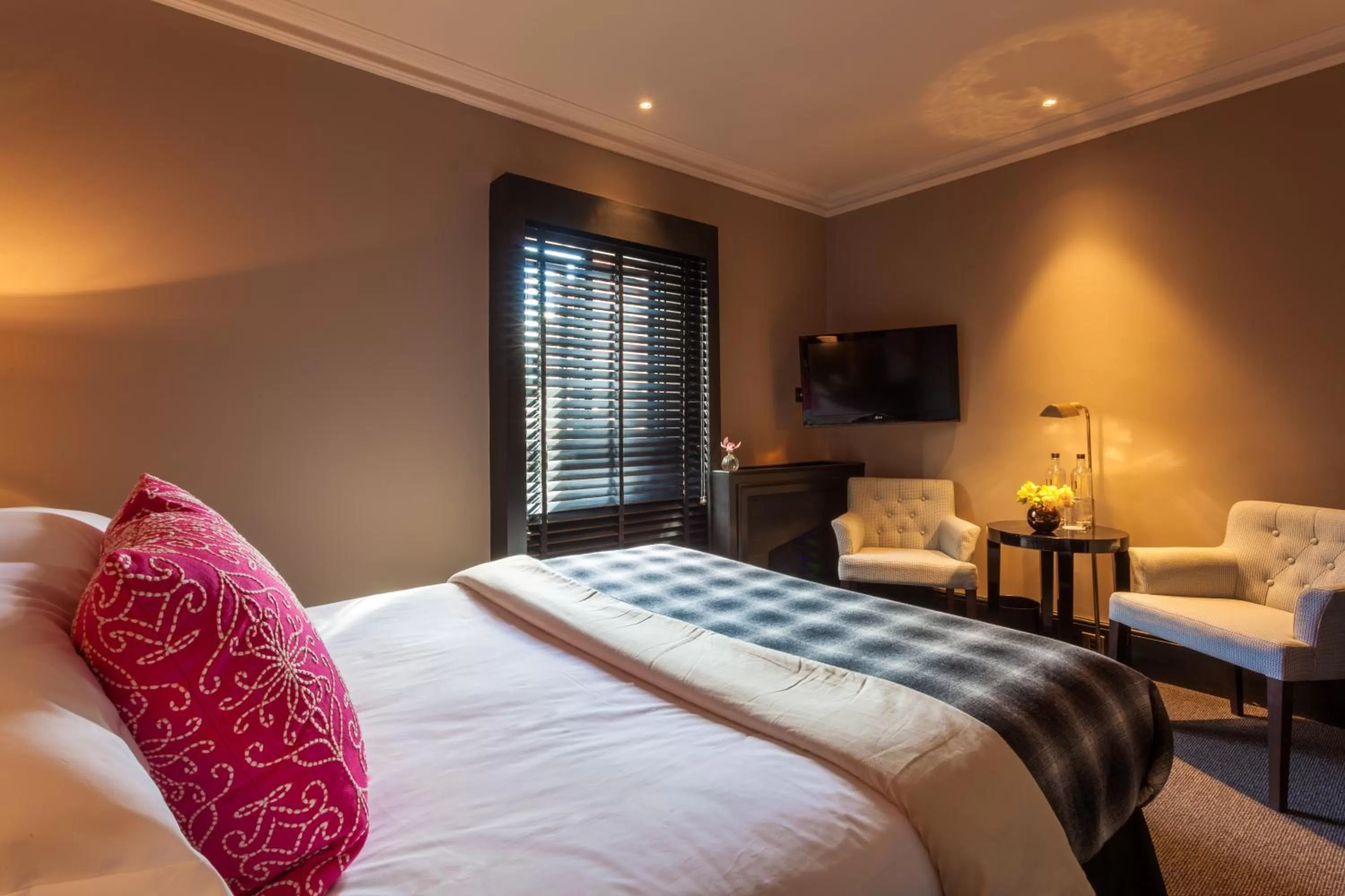 Bedroom, Bed in 11 Cadogan Gardens and The Apartments by Iconic Luxury Hotels