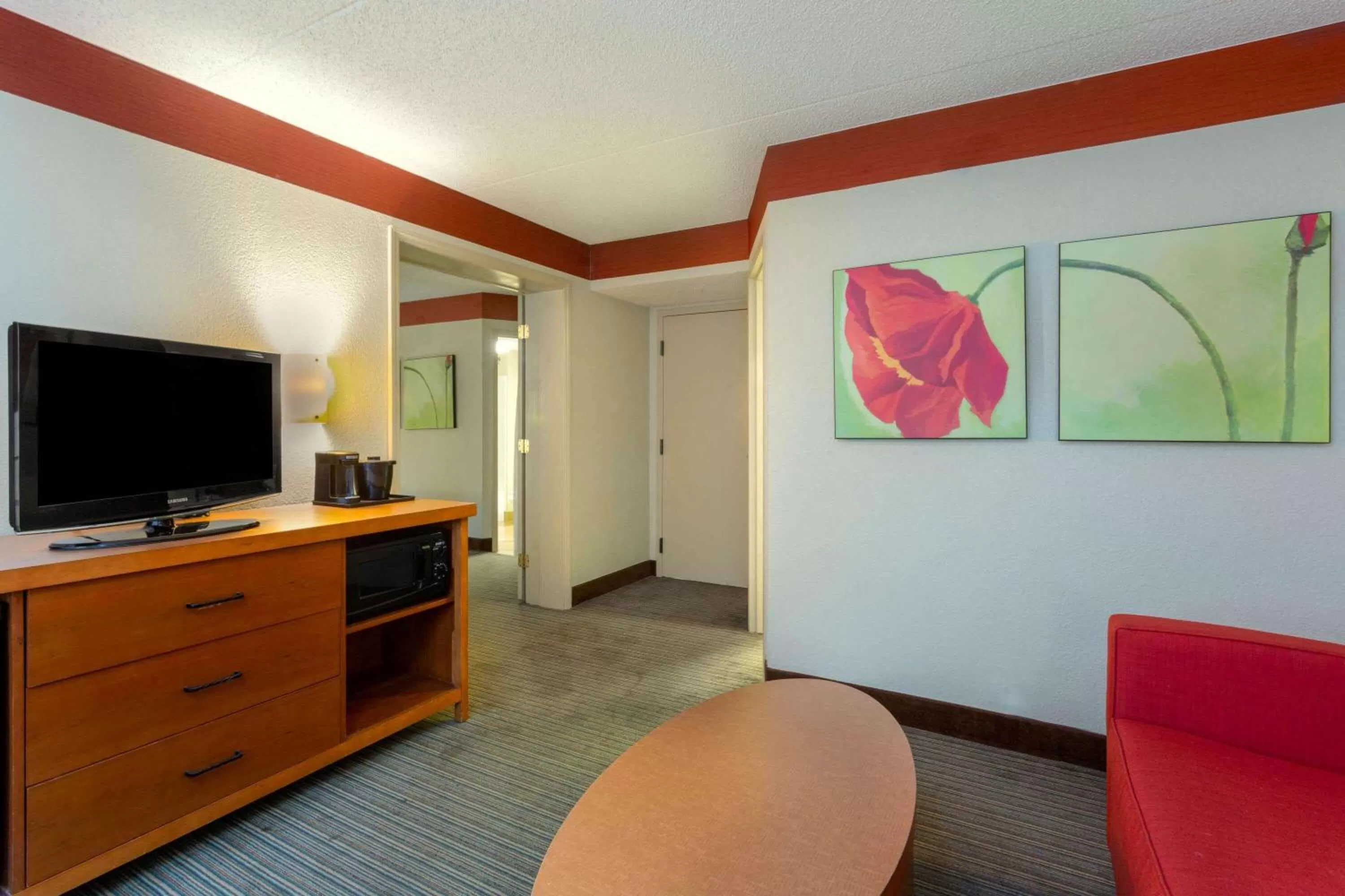 Living room in CLT Airport Inn & Suites