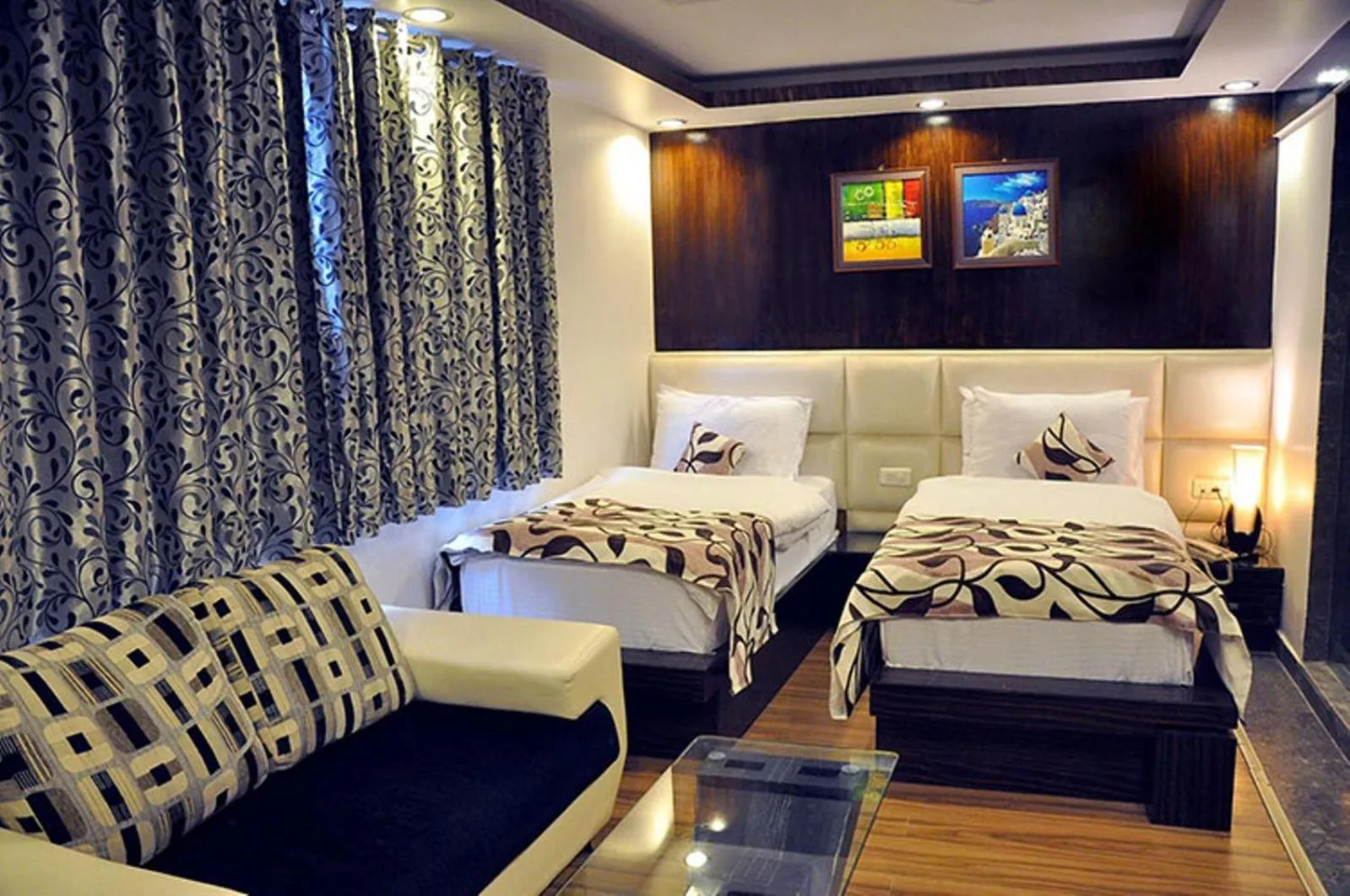 Bed in Hotel Elegance