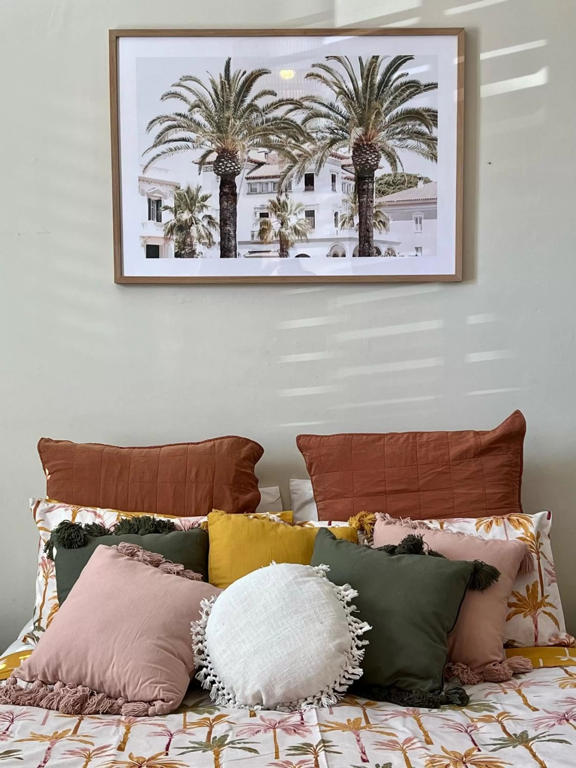 Bed in Seacombe House Motor Inn Port Fairy