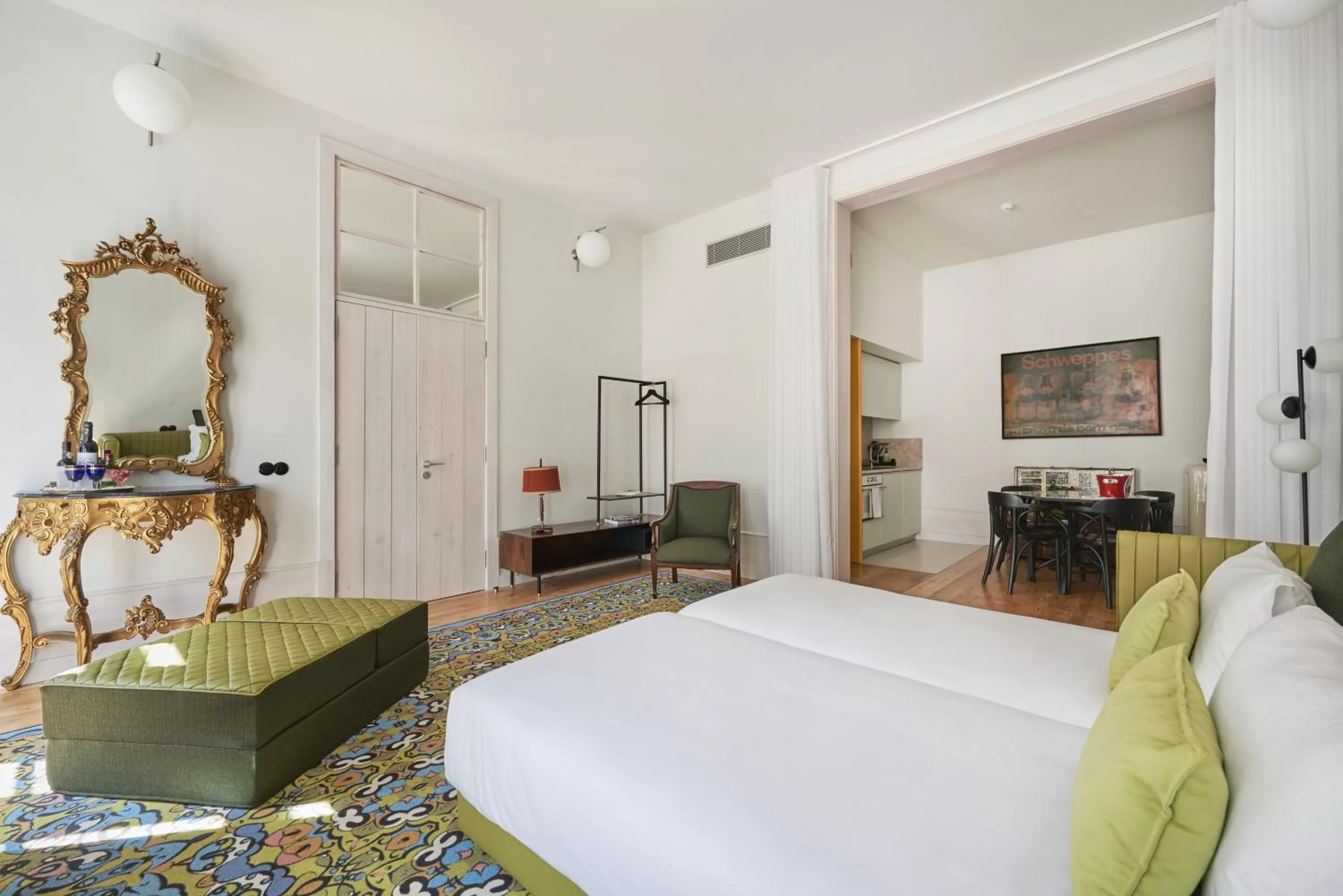 Bed in Cais Urban Lodge