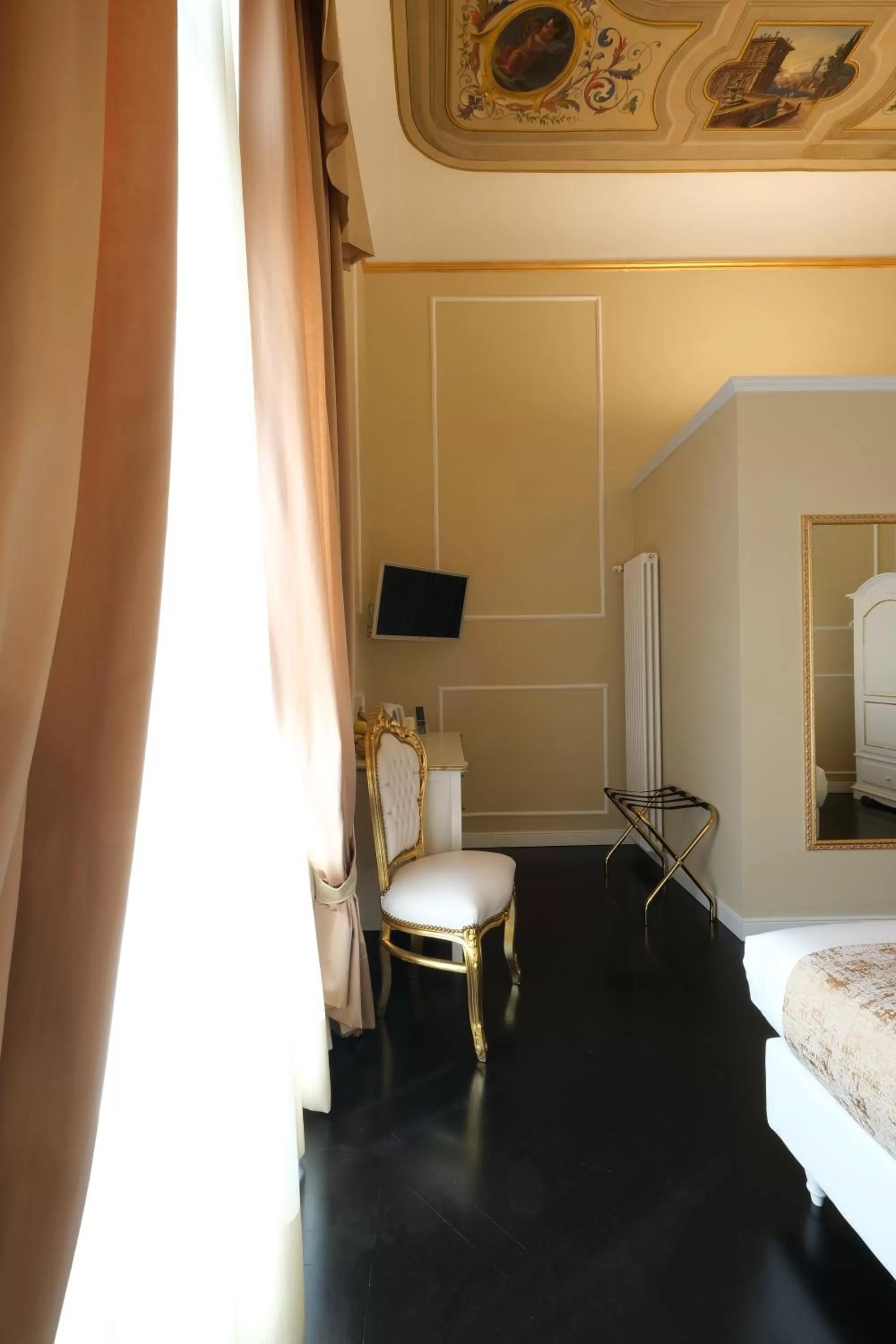 Photo of the whole room, Bed in B&B Kingsman