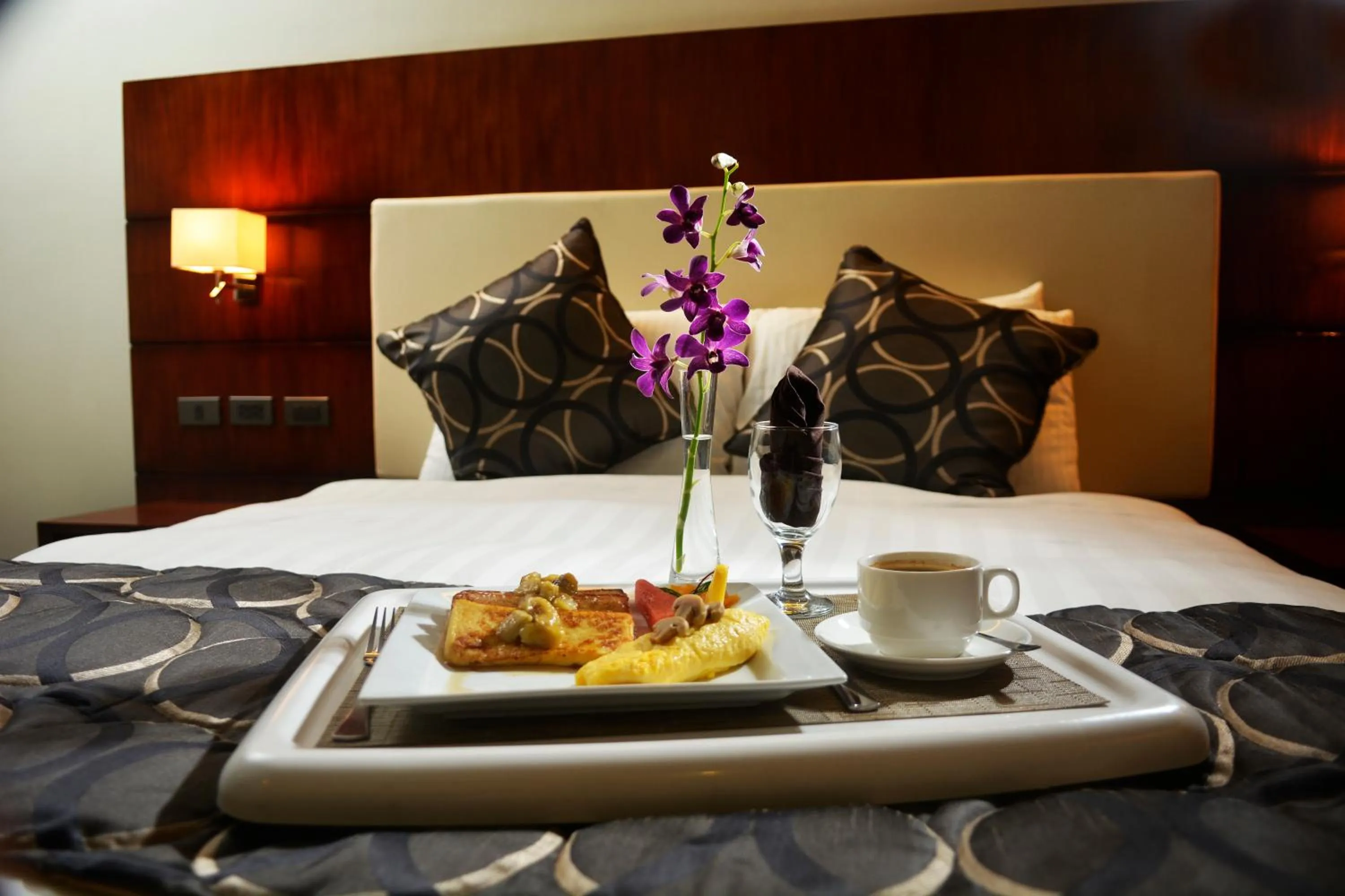 Bedroom, Bed in Ariana Hotel