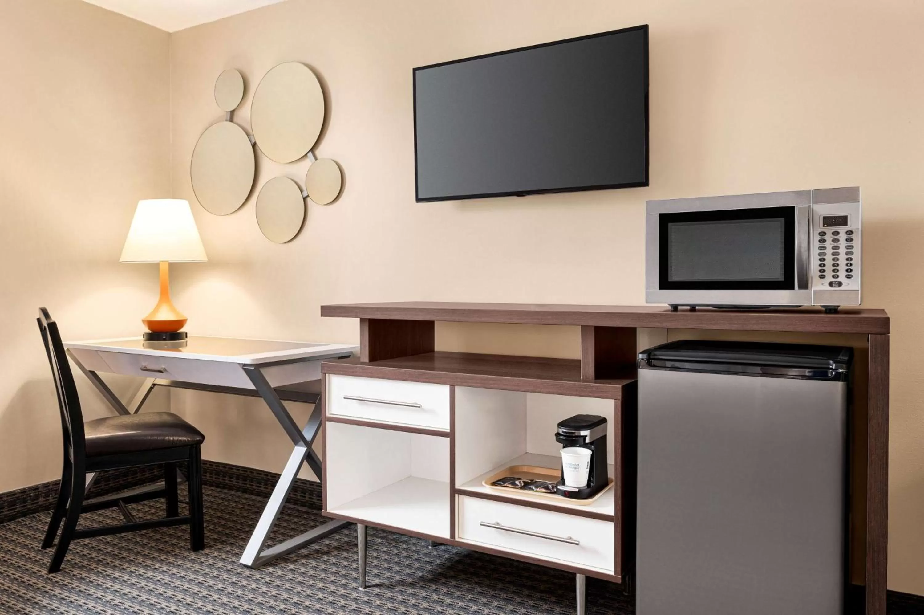 Bedroom in Howard Johnson by Wyndham Gravenhurst