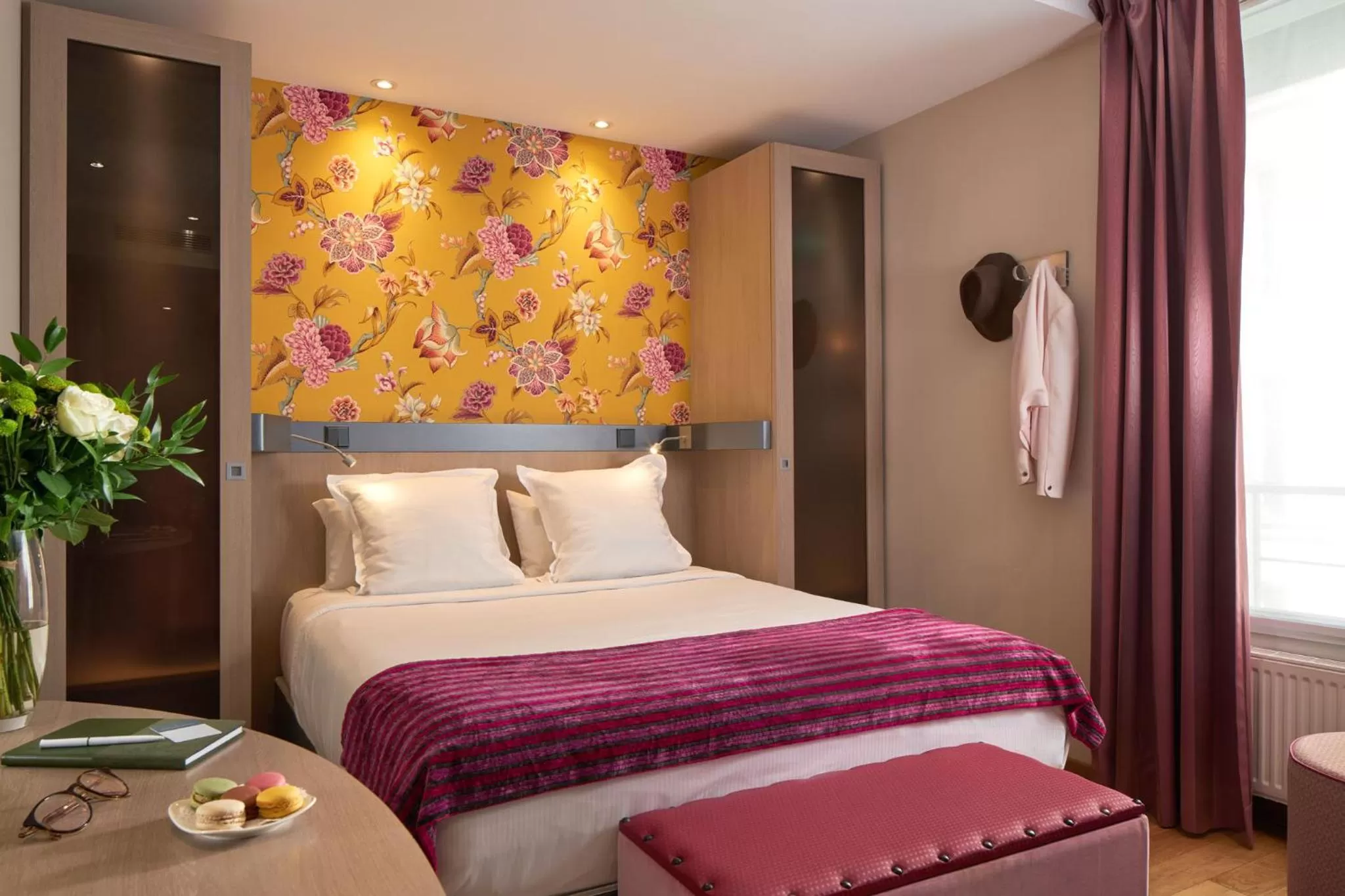 Bedroom, Bed in Hôtel Tourisme Avenue