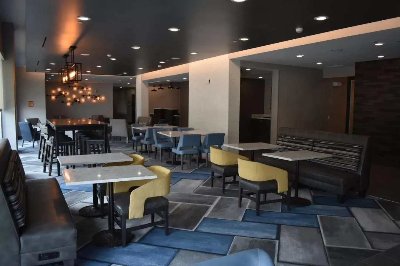 Restaurant/places to eat in La Quinta Inn & Suites by Wyndham San Bernardino